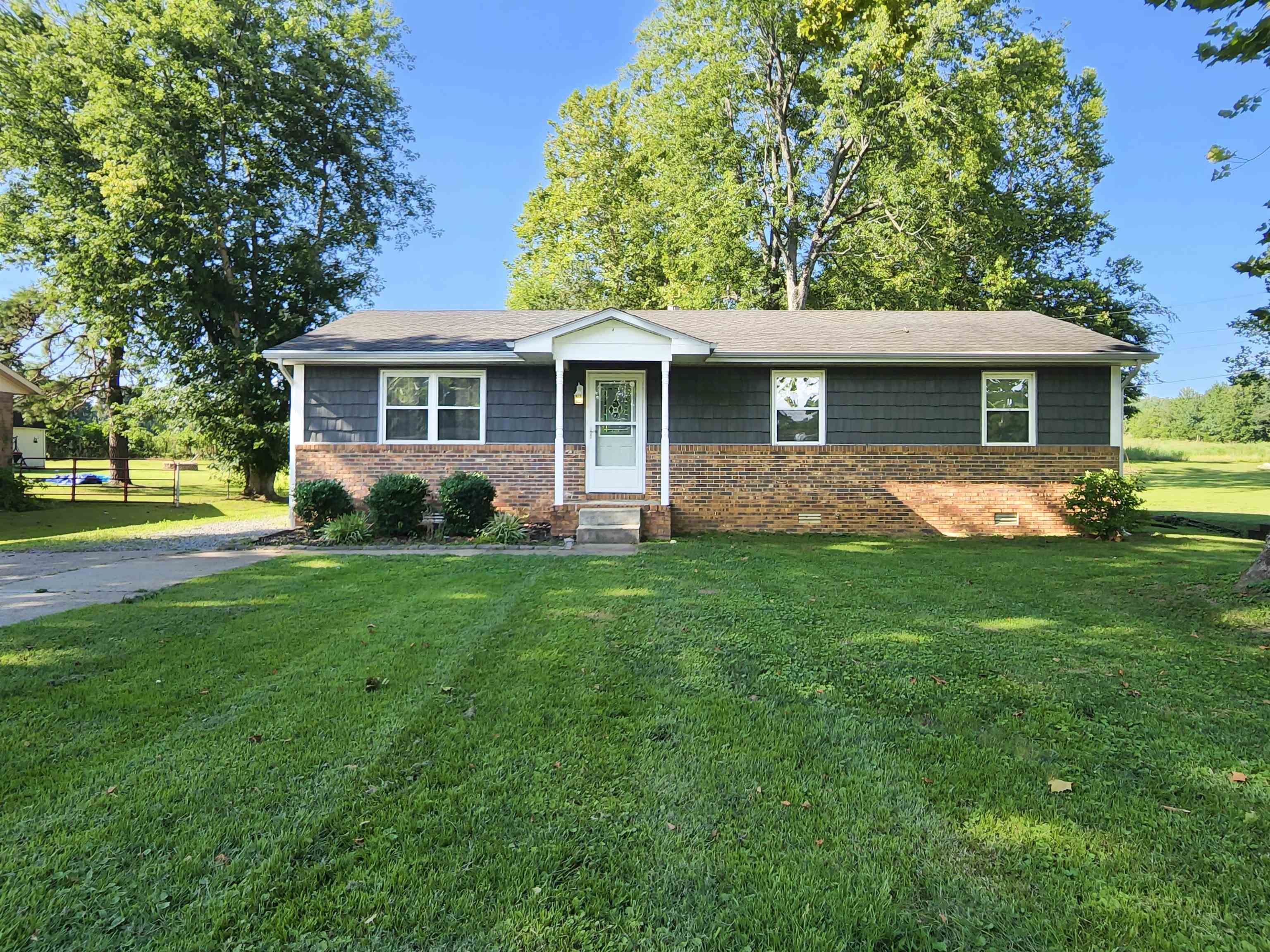 747 Lightfoot Lane, Madisonville, Kentucky 42431, 3 Bedrooms Bedrooms, ,2 BathroomsBathrooms,Single Family Residence,For Sale,Lightfoot Lane,88065