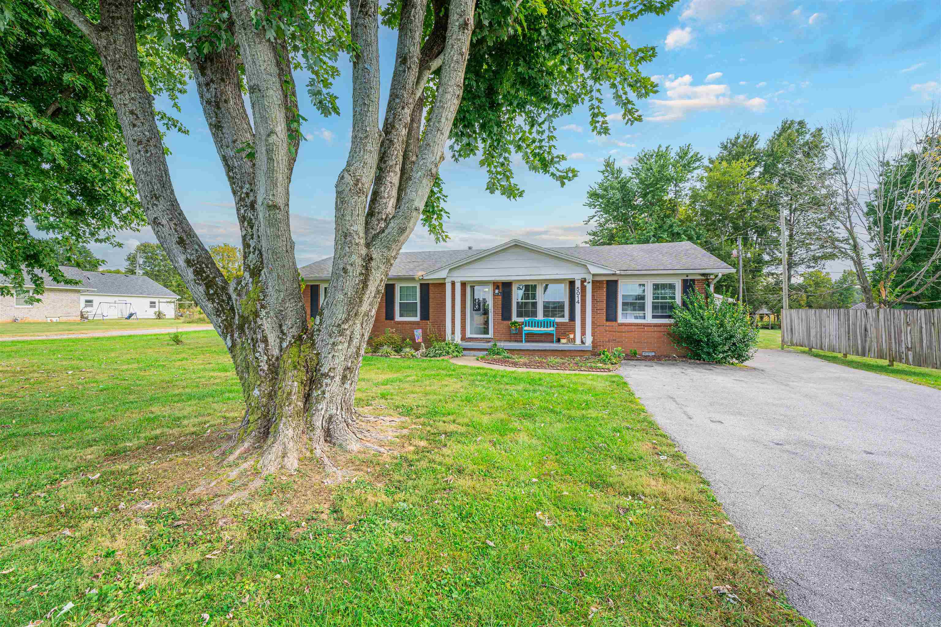 5014 Jones Road, Owensboro, Kentucky 42303, 4 Bedrooms Bedrooms, ,1 BathroomBathrooms,Single Family Residence,For Sale,Jones Road,88066