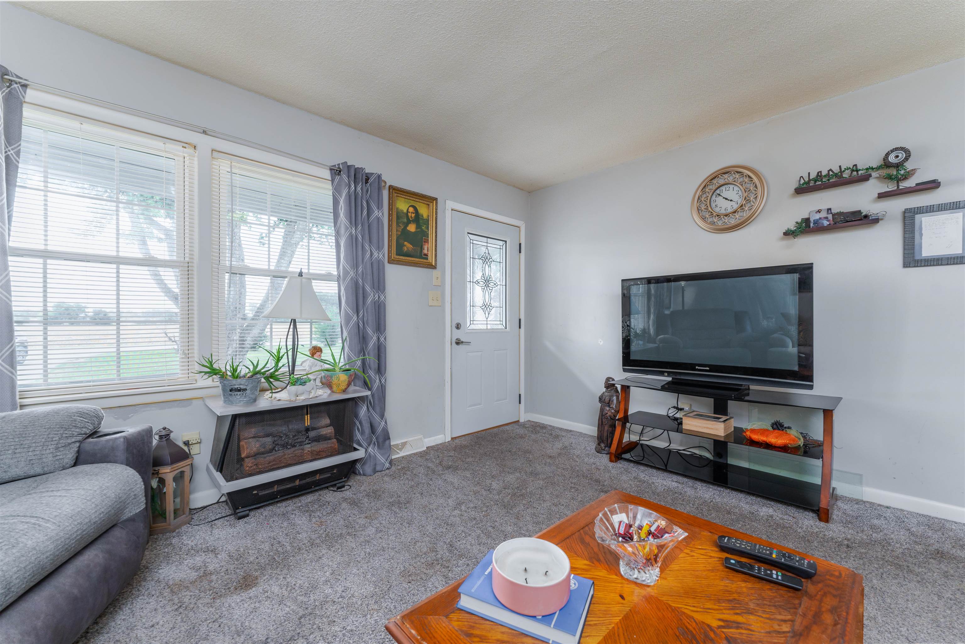 5014 Jones Road, Owensboro, Kentucky 42303, 4 Bedrooms Bedrooms, ,1 BathroomBathrooms,Single Family Residence,For Sale,Jones Road,88066