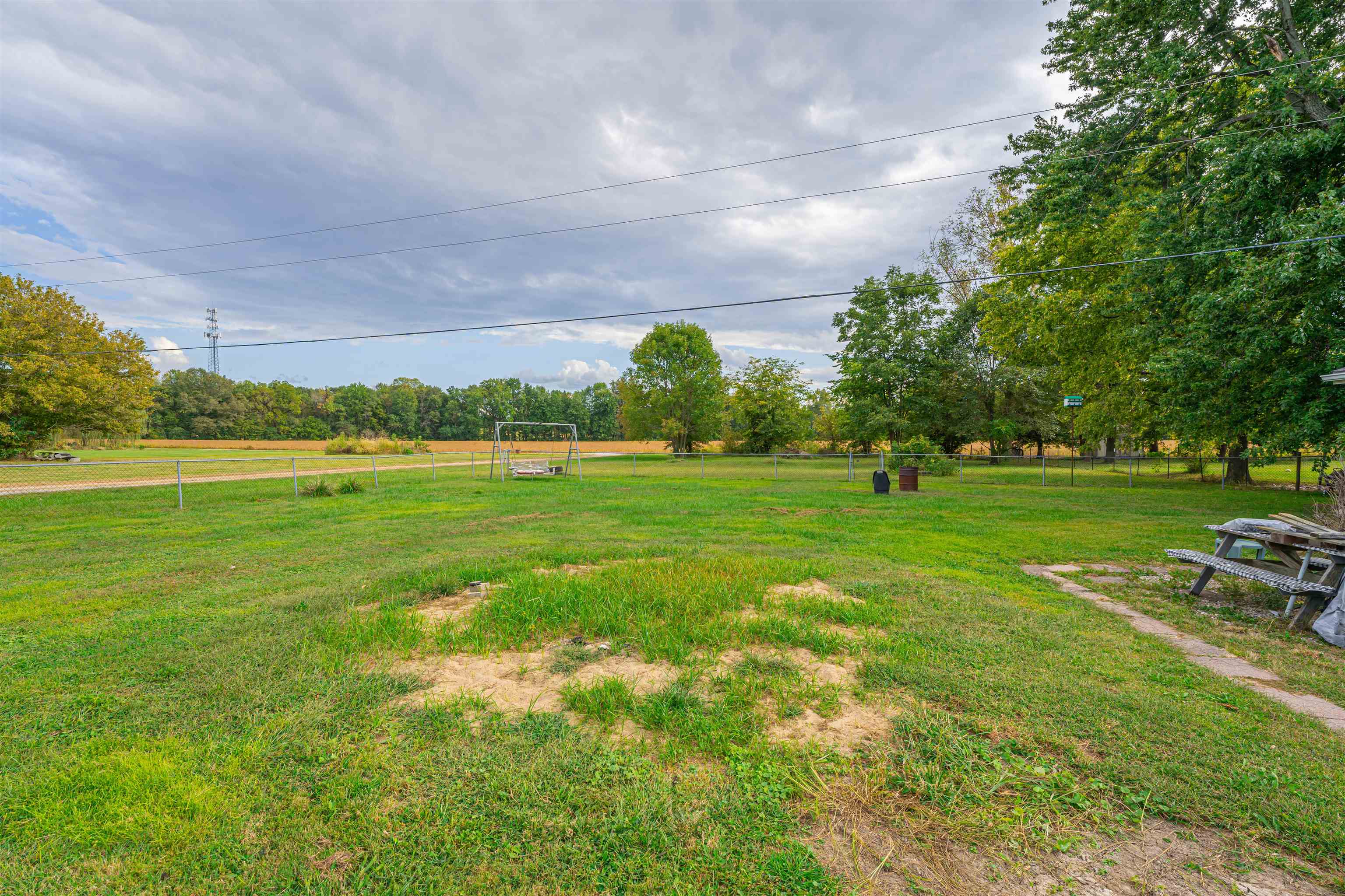 5014 Jones Road, Owensboro, Kentucky 42303, 4 Bedrooms Bedrooms, ,1 BathroomBathrooms,Single Family Residence,For Sale,Jones Road,88066