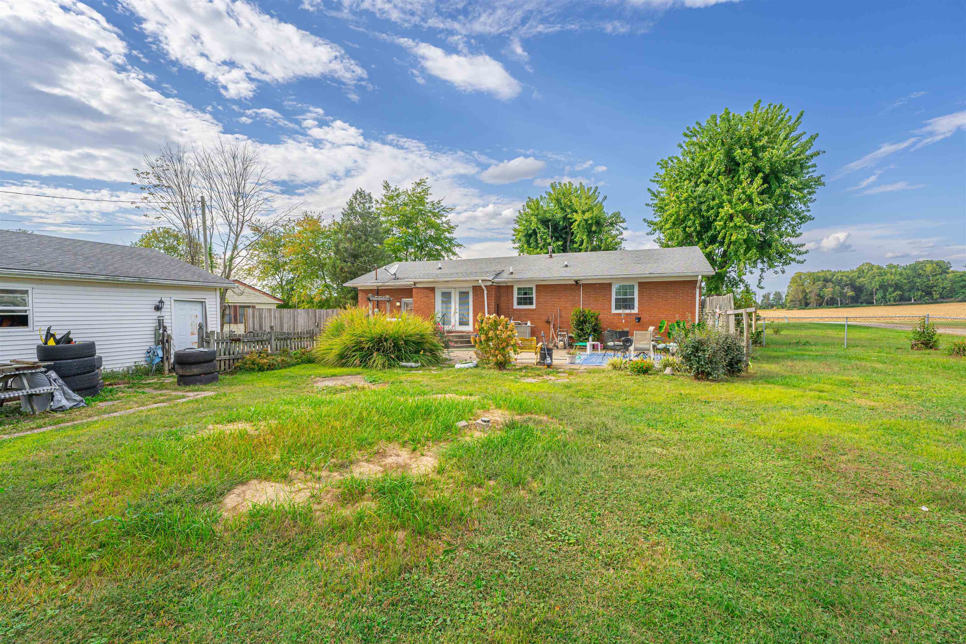 5014 Jones Road, Owensboro, Kentucky 42303, 4 Bedrooms Bedrooms, ,1 BathroomBathrooms,Single Family Residence,For Sale,Jones Road,88066