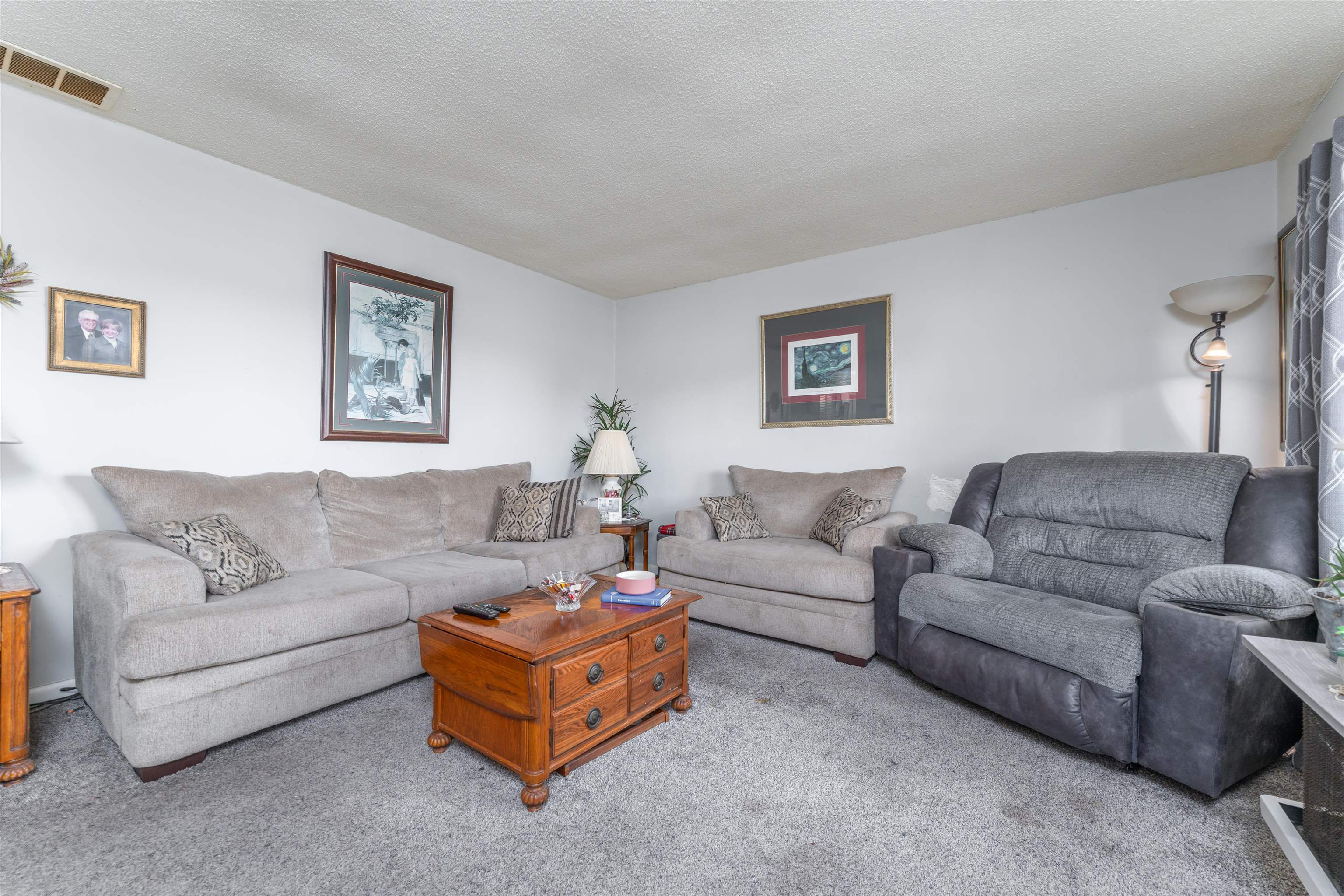 5014 Jones Road, Owensboro, Kentucky 42303, 4 Bedrooms Bedrooms, ,1 BathroomBathrooms,Single Family Residence,For Sale,Jones Road,88066
