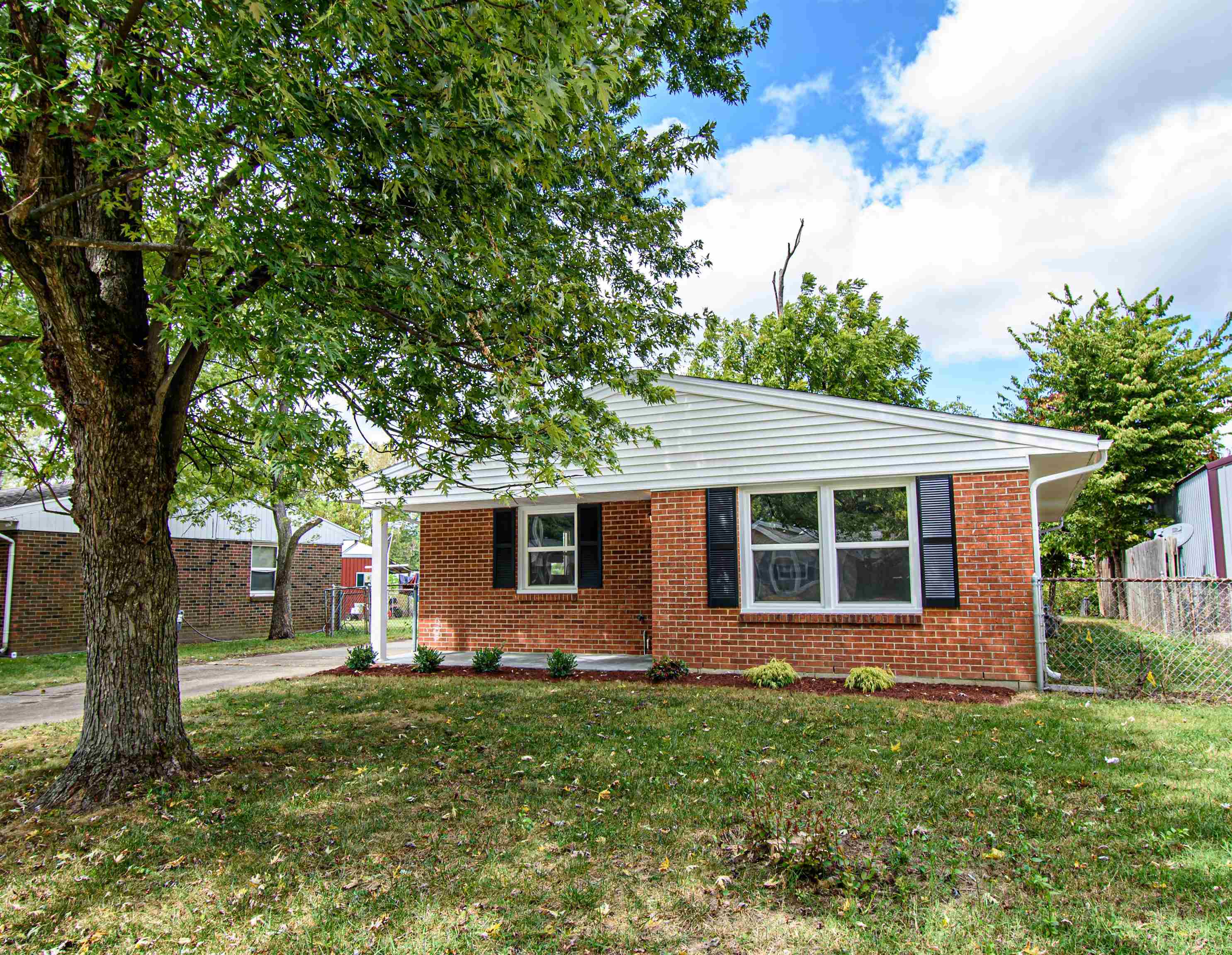 3007 Yosemite Drive, Owensboro, Kentucky 42301, 3 Bedrooms Bedrooms, ,1 BathroomBathrooms,Single Family Residence,For Sale,Yosemite Drive,88068