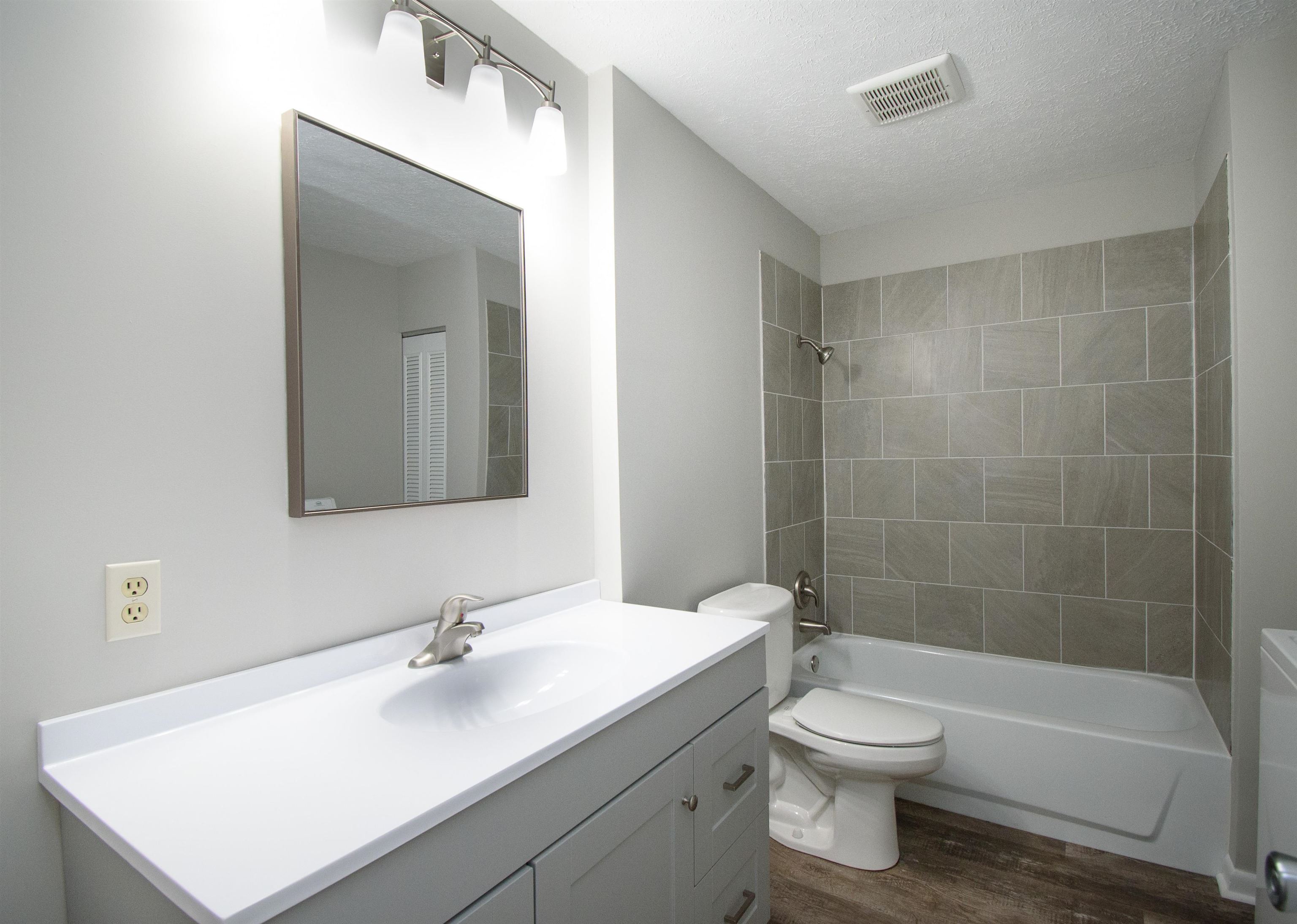 3007 Yosemite Drive, Owensboro, Kentucky 42301, 3 Bedrooms Bedrooms, ,1 BathroomBathrooms,Single Family Residence,For Sale,Yosemite Drive,88068