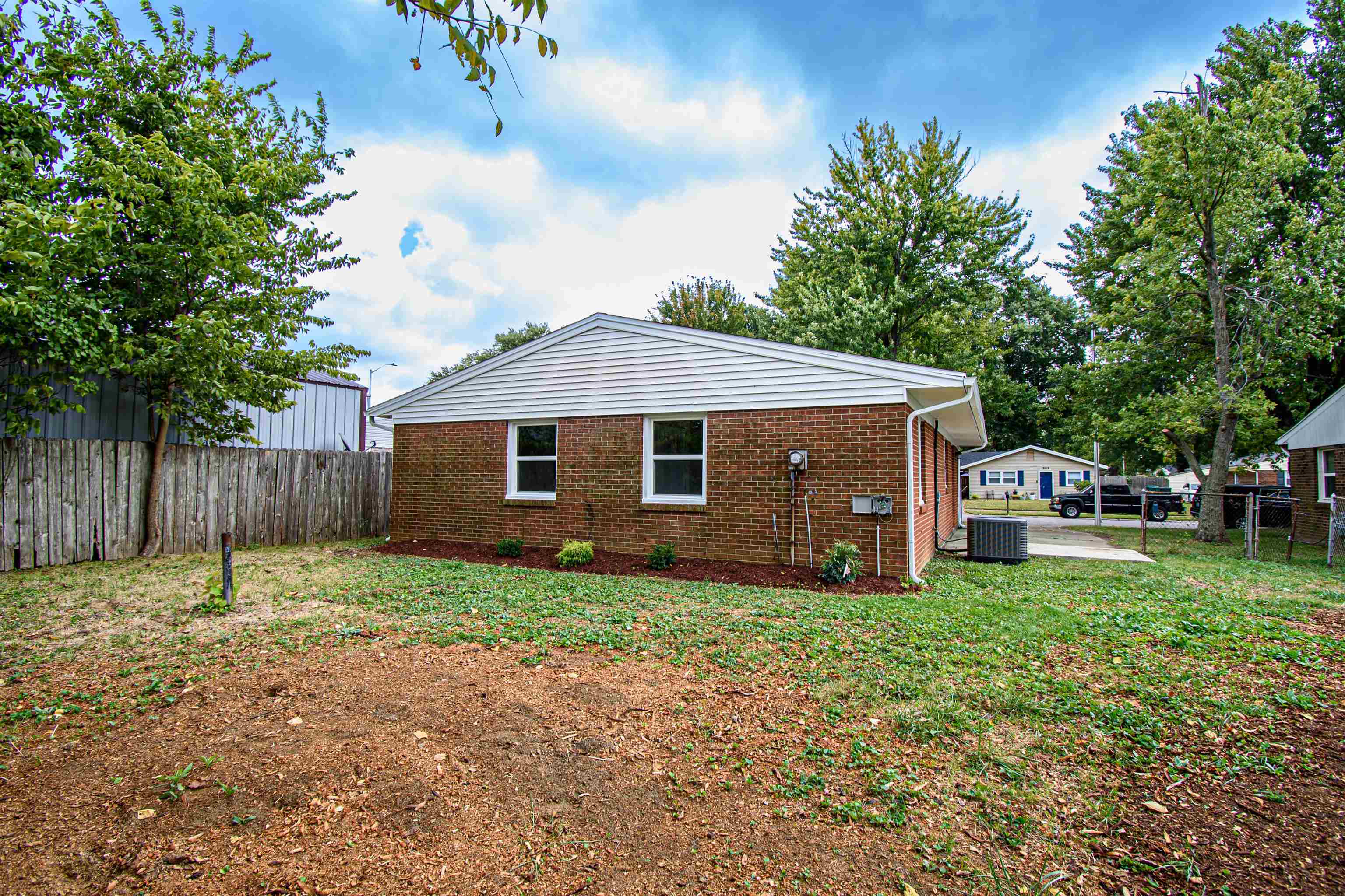 3007 Yosemite Drive, Owensboro, Kentucky 42301, 3 Bedrooms Bedrooms, ,1 BathroomBathrooms,Single Family Residence,For Sale,Yosemite Drive,88068