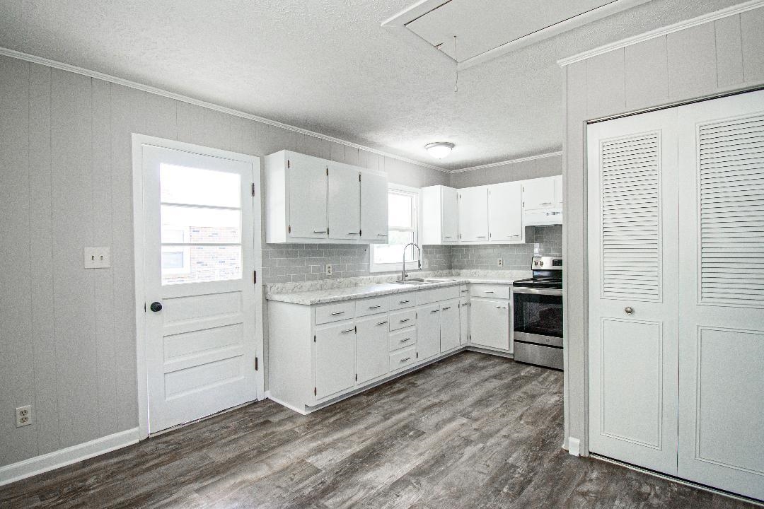 3007 Yosemite Drive, Owensboro, Kentucky 42301, 3 Bedrooms Bedrooms, ,1 BathroomBathrooms,Single Family Residence,For Sale,Yosemite Drive,88068