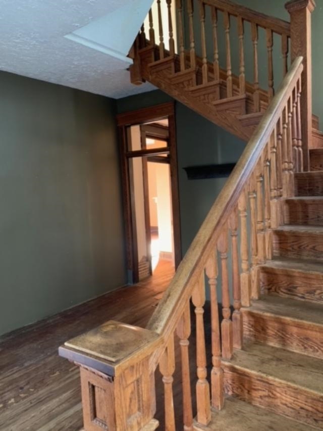 1208 Daviess St, Owensboro, Kentucky 42303, 5 Bedrooms Bedrooms, ,2 BathroomsBathrooms,Single Family Residence,For Sale,Daviess St,88075