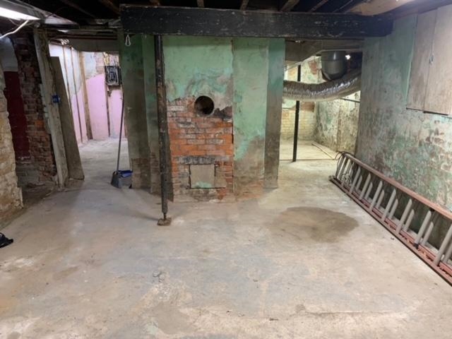 1208 Daviess St, Owensboro, Kentucky 42303, 5 Bedrooms Bedrooms, ,2 BathroomsBathrooms,Single Family Residence,For Sale,Daviess St,88075