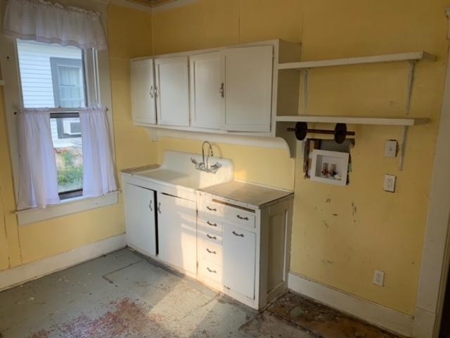 1208 Daviess St, Owensboro, Kentucky 42303, 5 Bedrooms Bedrooms, ,2 BathroomsBathrooms,Single Family Residence,For Sale,Daviess St,88075