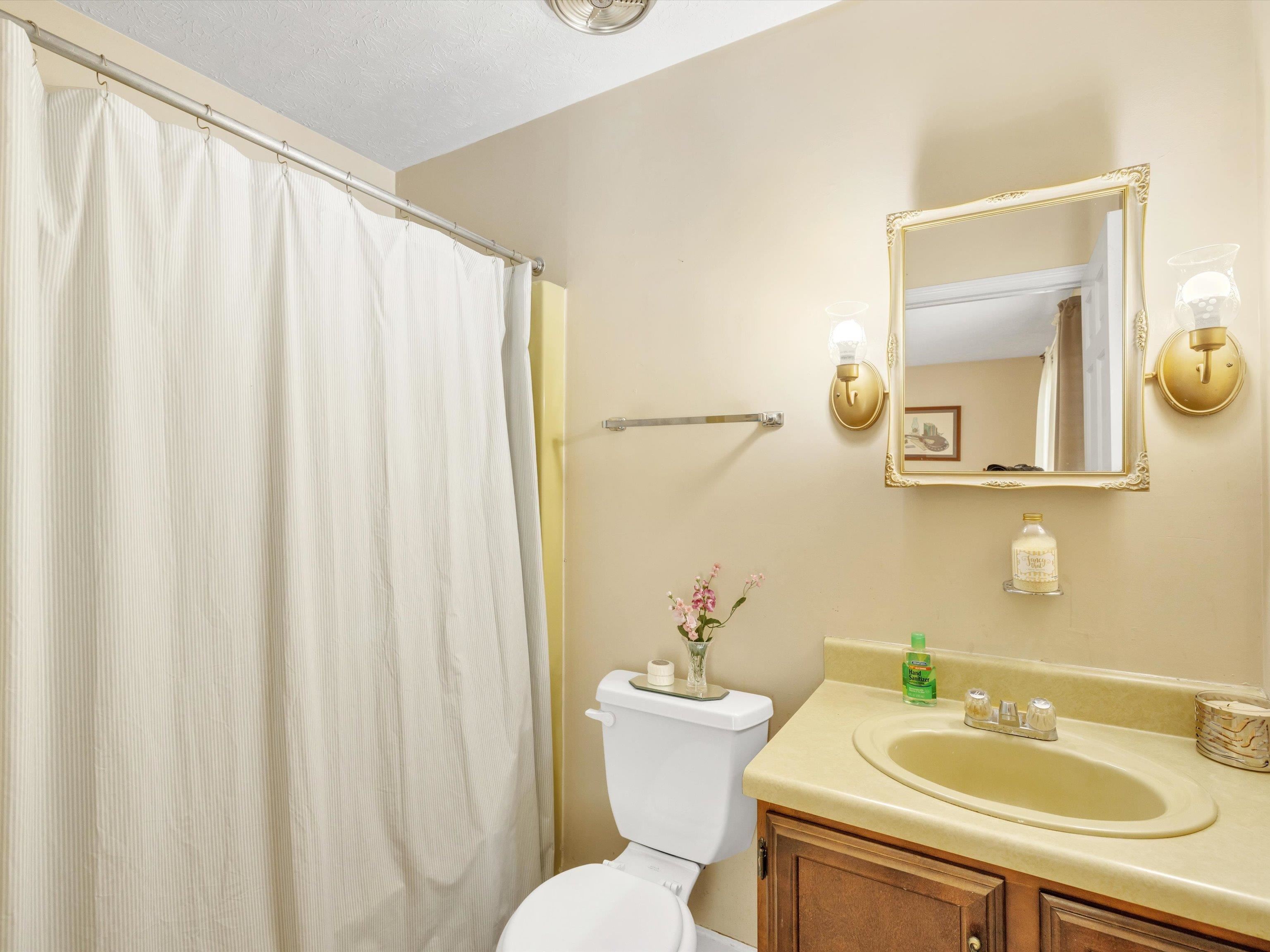 3319 Meadowland Drive, Owensboro, Kentucky 42303, 3 Bedrooms Bedrooms, ,2 BathroomsBathrooms,Single Family Residence,For Sale,Meadowland Drive,88076