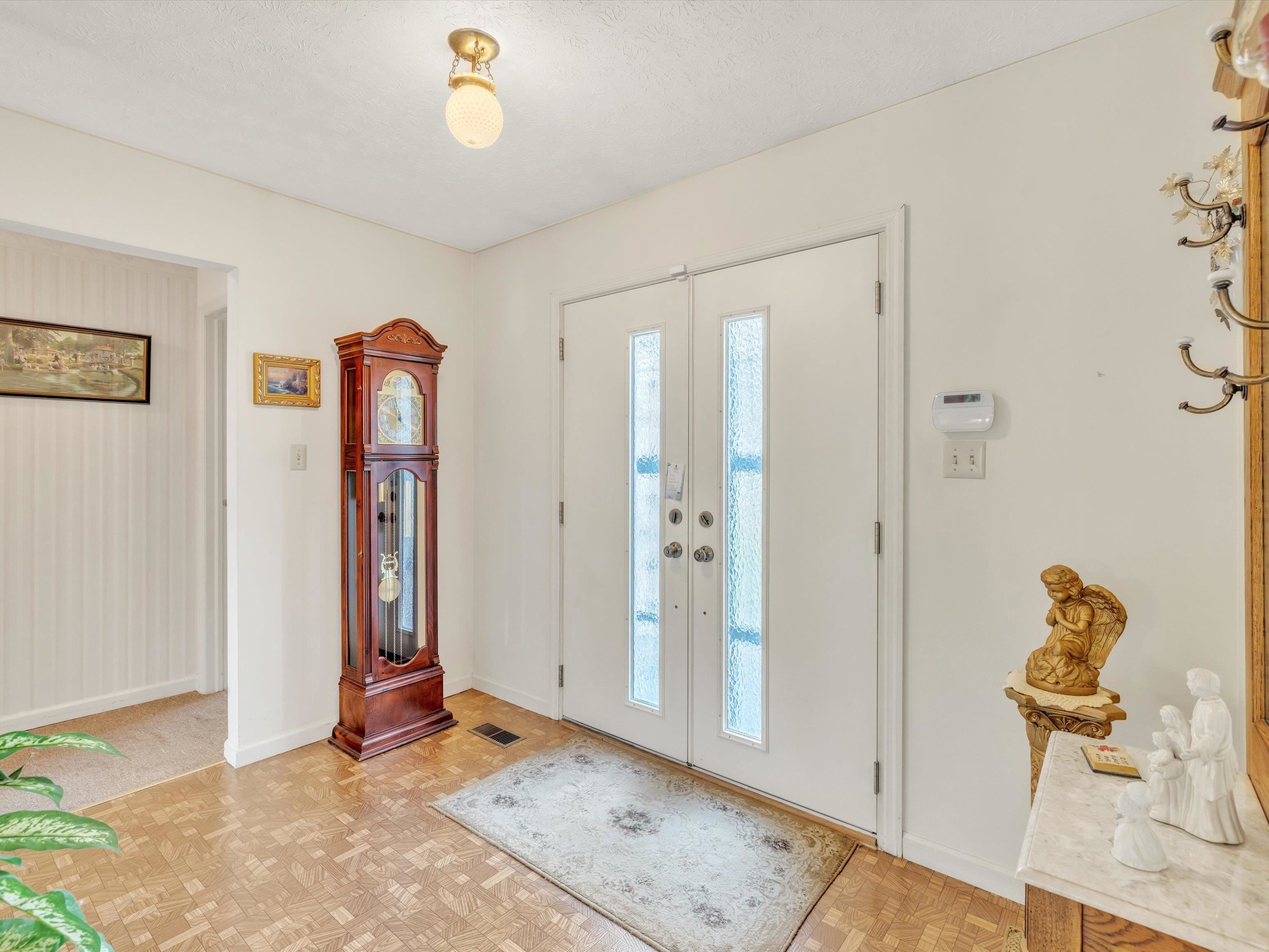 3319 Meadowland Drive, Owensboro, Kentucky 42303, 3 Bedrooms Bedrooms, ,2 BathroomsBathrooms,Single Family Residence,For Sale,Meadowland Drive,88076