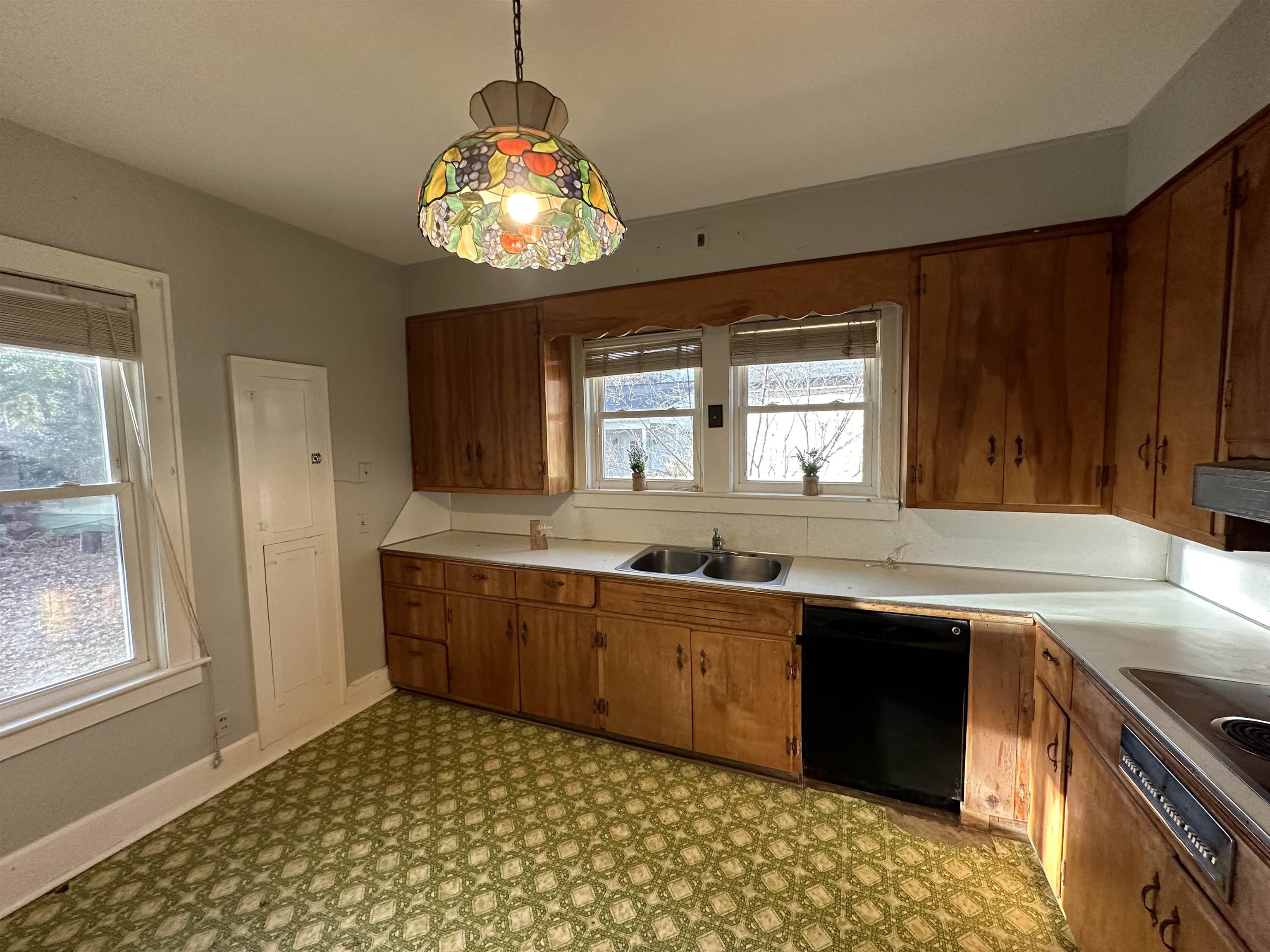 1900 Freeman Ave, Owensboro, Kentucky 42301, 3 Bedrooms Bedrooms, ,1 BathroomBathrooms,Single Family Residence,For Sale,Freeman Ave,88081