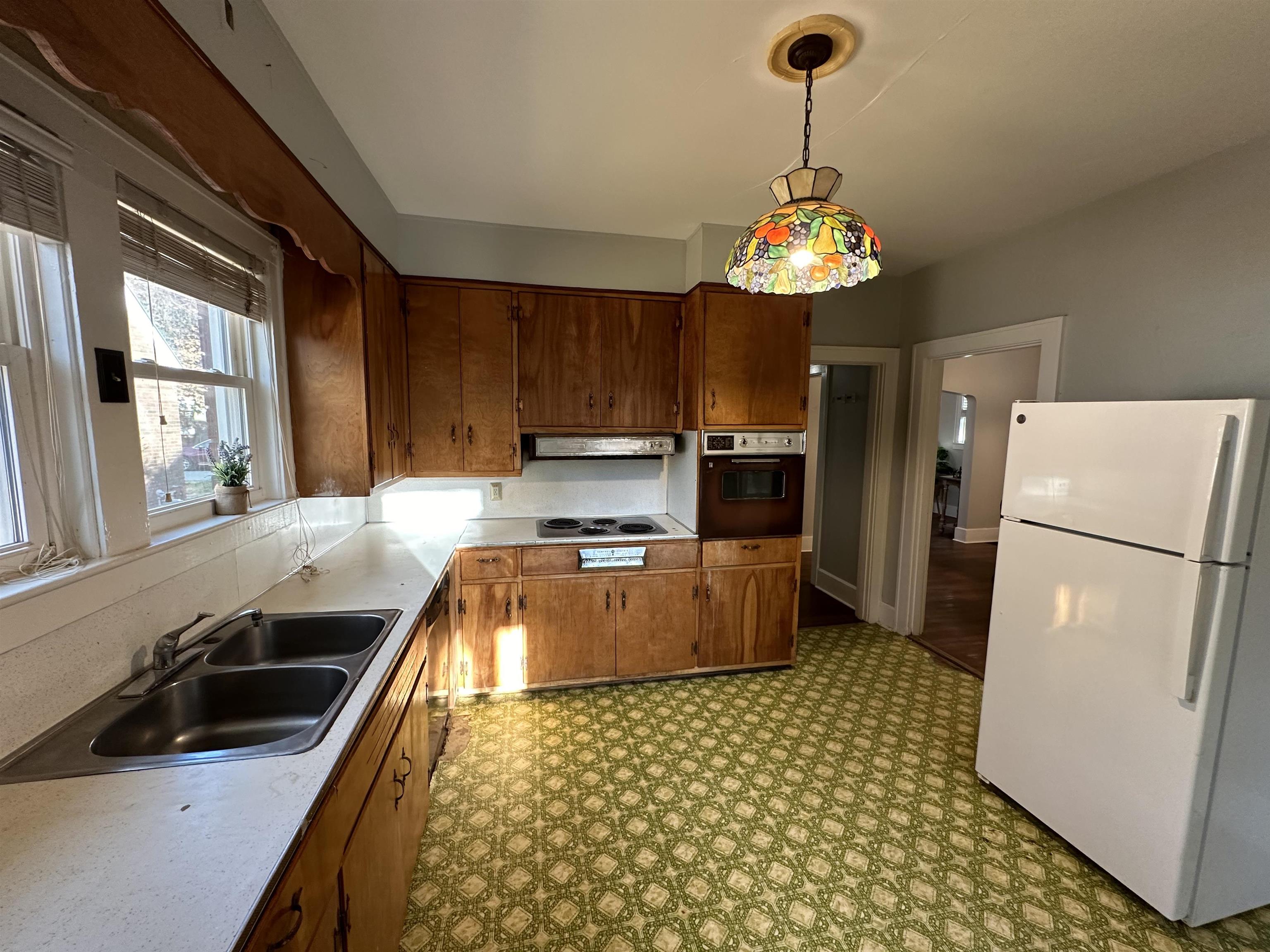 1900 Freeman Ave, Owensboro, Kentucky 42301, 3 Bedrooms Bedrooms, ,1 BathroomBathrooms,Single Family Residence,For Sale,Freeman Ave,88081