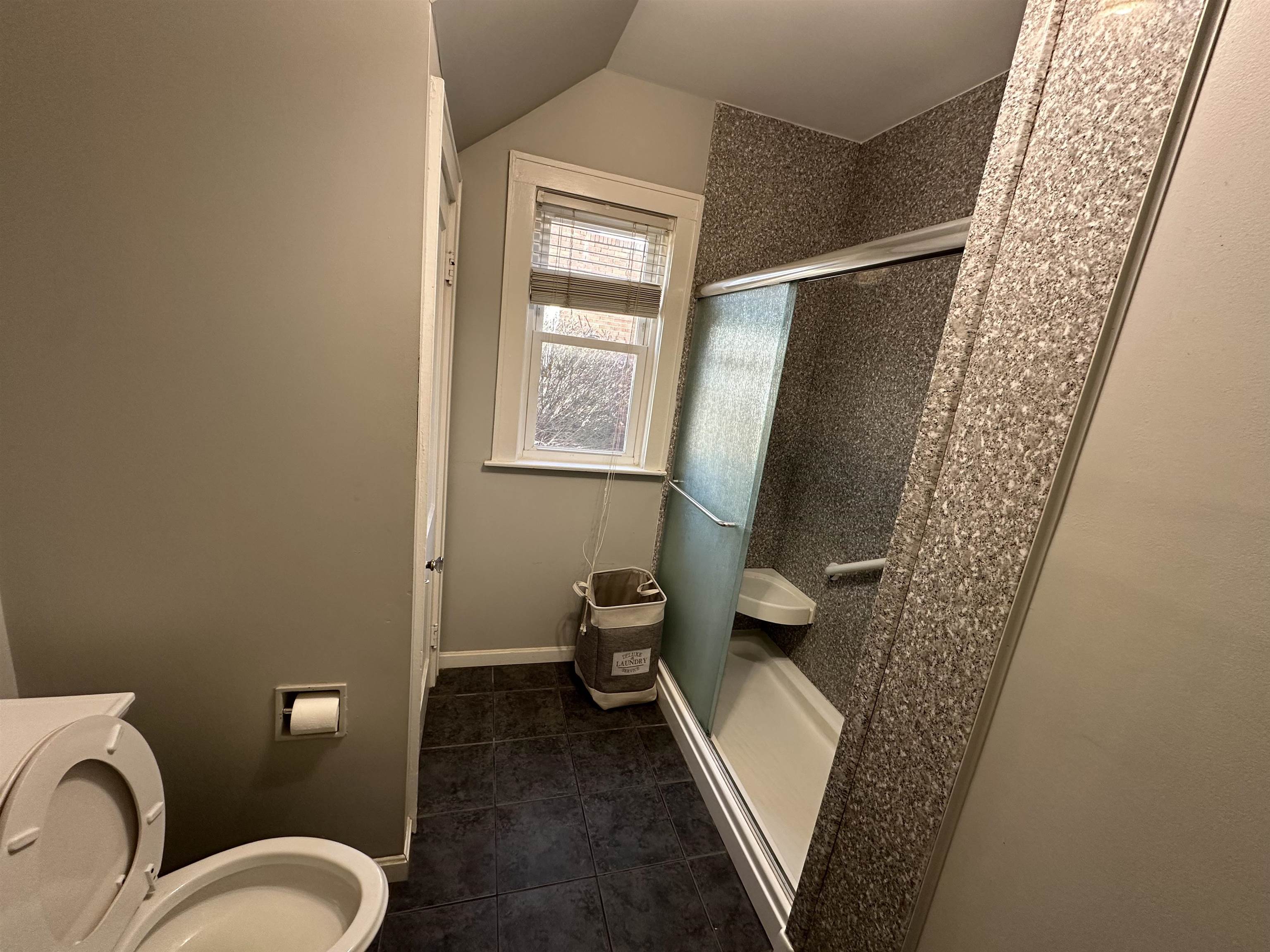 1900 Freeman Ave, Owensboro, Kentucky 42301, 3 Bedrooms Bedrooms, ,1 BathroomBathrooms,Single Family Residence,For Sale,Freeman Ave,88081