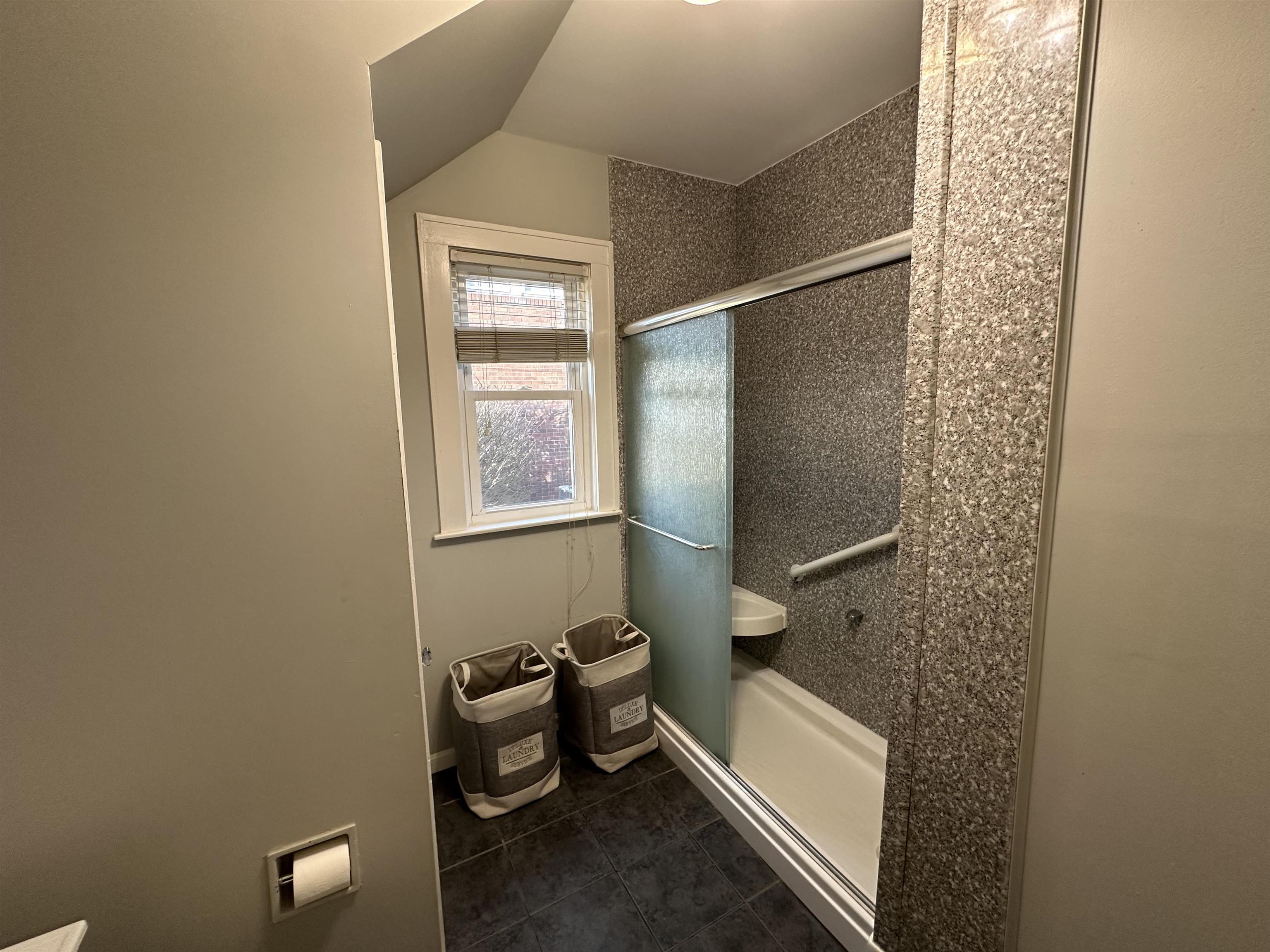 1900 Freeman Ave, Owensboro, Kentucky 42301, 3 Bedrooms Bedrooms, ,1 BathroomBathrooms,Single Family Residence,For Sale,Freeman Ave,88081