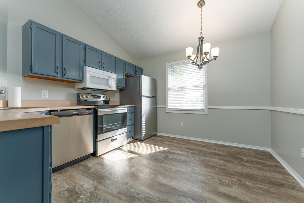 4548 Cove Pt, Owensboro, Kentucky 42301, 3 Bedrooms Bedrooms, ,1 BathroomBathrooms,Single Family Residence,For Sale,Cove Pt,88082