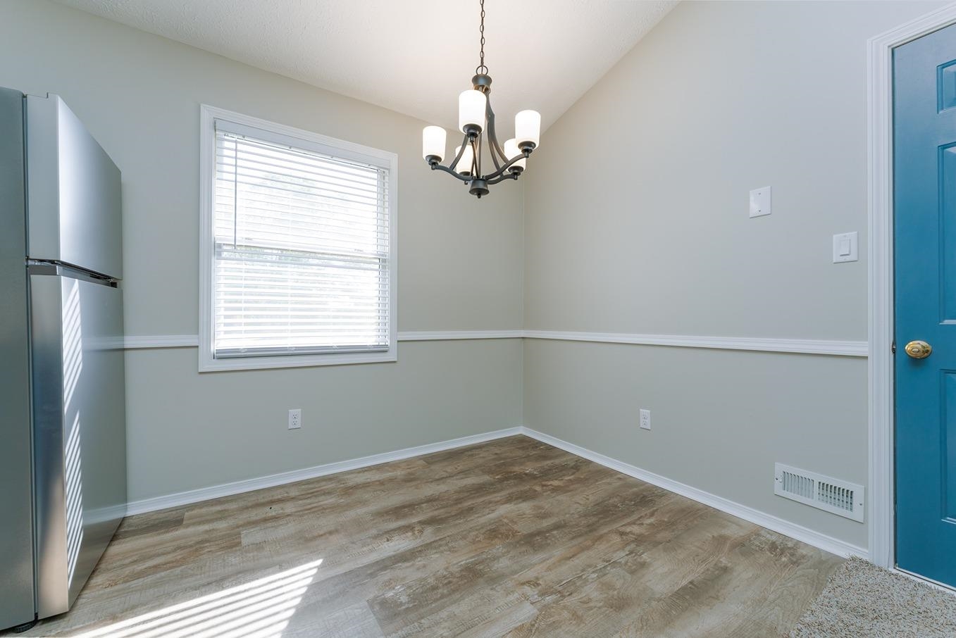 4548 Cove Pt, Owensboro, Kentucky 42301, 3 Bedrooms Bedrooms, ,1 BathroomBathrooms,Single Family Residence,For Sale,Cove Pt,88082