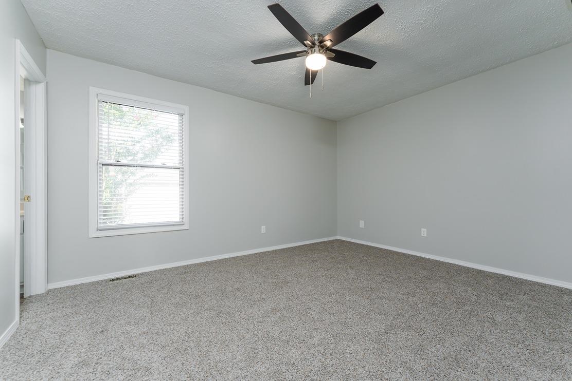 4548 Cove Pt, Owensboro, Kentucky 42301, 3 Bedrooms Bedrooms, ,1 BathroomBathrooms,Single Family Residence,For Sale,Cove Pt,88082