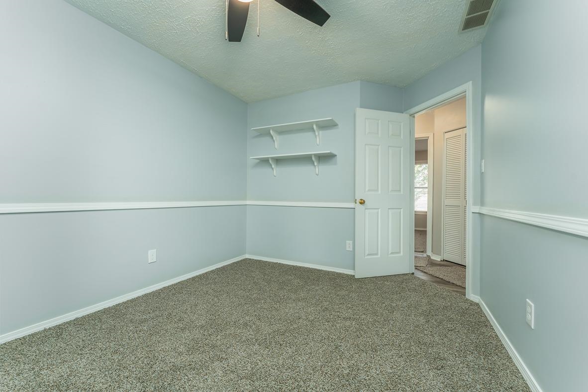 4548 Cove Pt, Owensboro, Kentucky 42301, 3 Bedrooms Bedrooms, ,1 BathroomBathrooms,Single Family Residence,For Sale,Cove Pt,88082