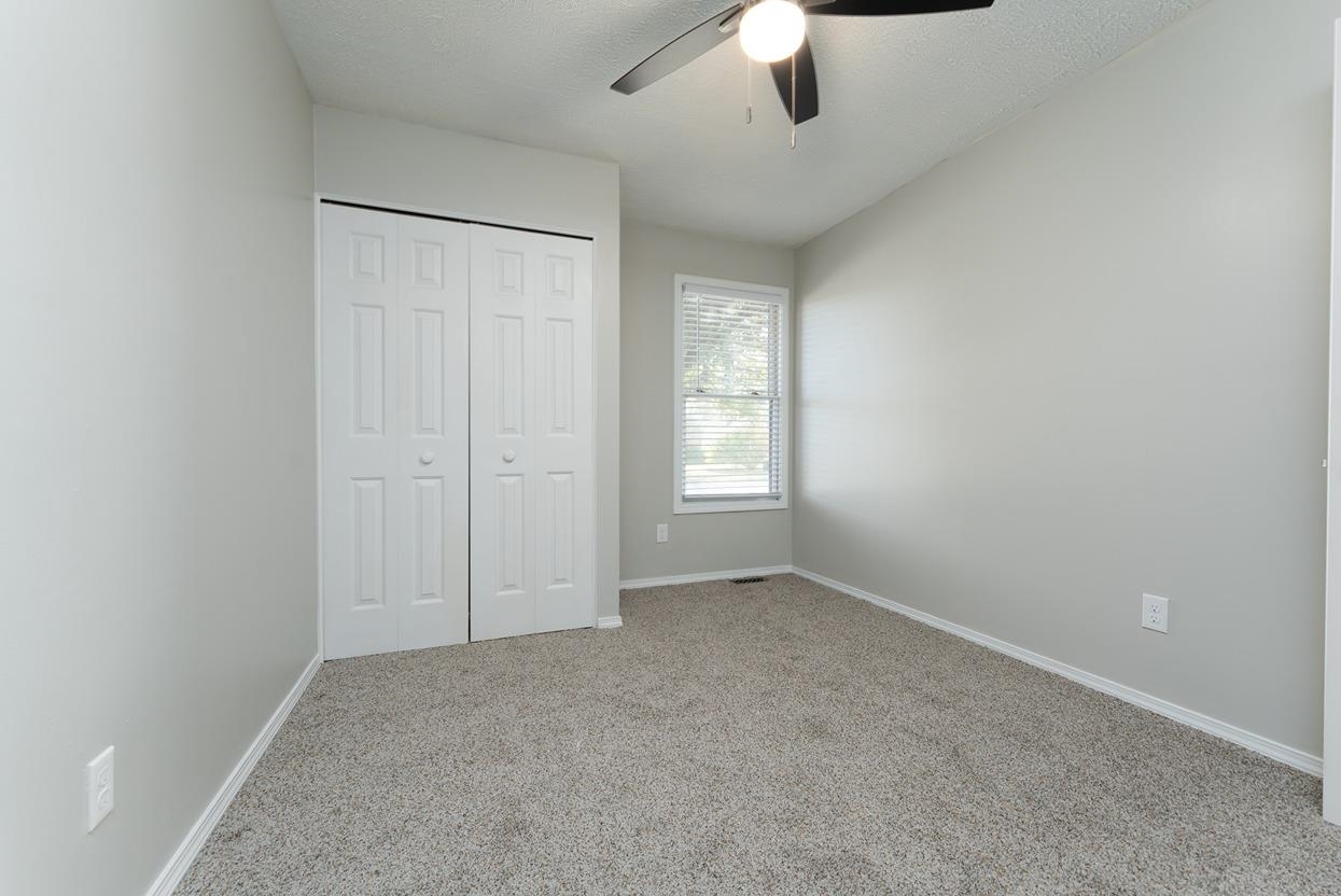 4548 Cove Pt, Owensboro, Kentucky 42301, 3 Bedrooms Bedrooms, ,1 BathroomBathrooms,Single Family Residence,For Sale,Cove Pt,88082