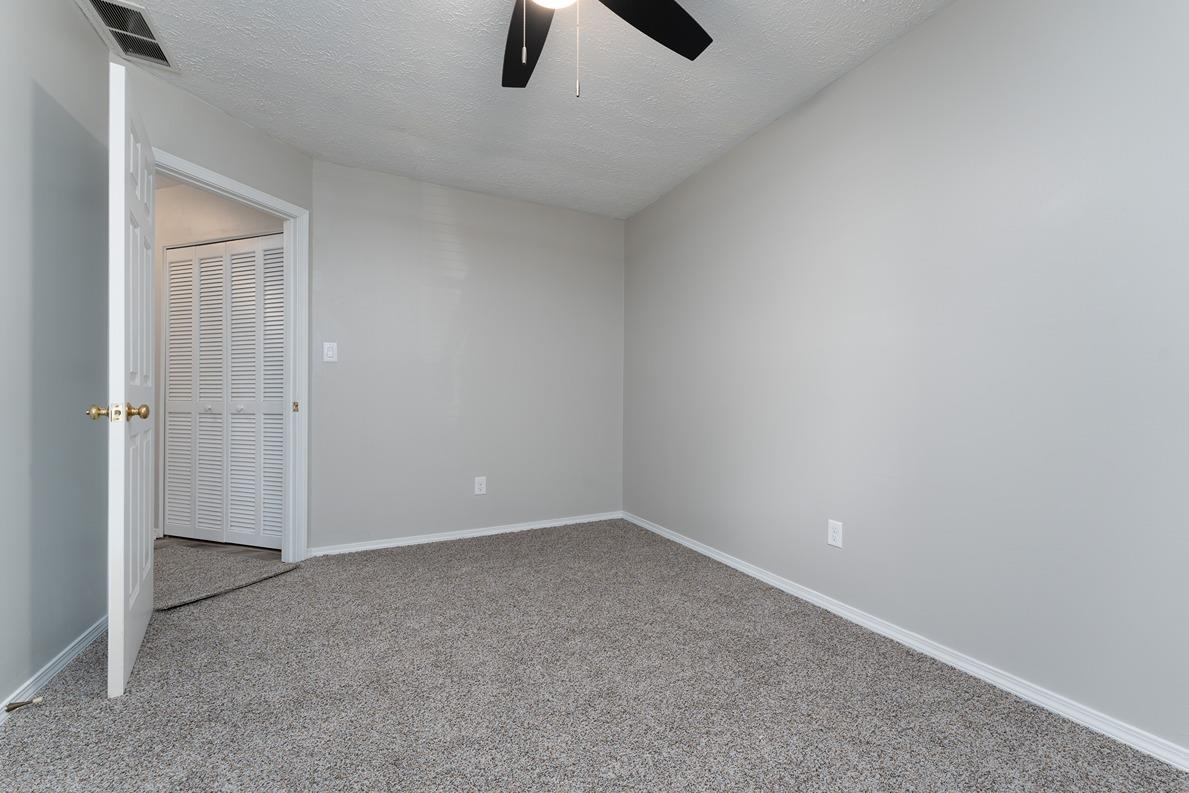4548 Cove Pt, Owensboro, Kentucky 42301, 3 Bedrooms Bedrooms, ,1 BathroomBathrooms,Single Family Residence,For Sale,Cove Pt,88082