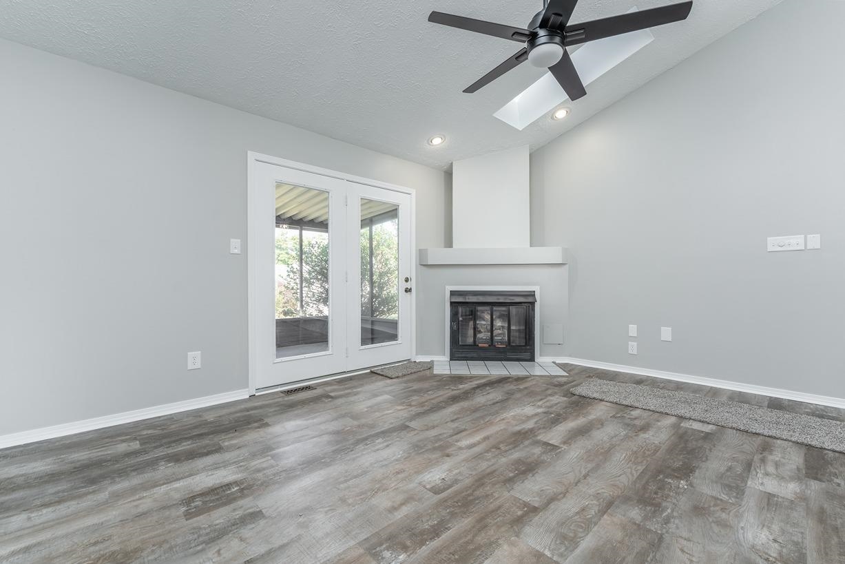 4548 Cove Pt, Owensboro, Kentucky 42301, 3 Bedrooms Bedrooms, ,1 BathroomBathrooms,Single Family Residence,For Sale,Cove Pt,88082