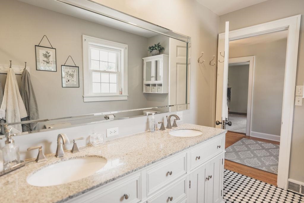 1430 Robin Road, Owensboro, Kentucky 42301, 4 Bedrooms Bedrooms, ,2 BathroomsBathrooms,Single Family Residence,For Sale,Robin Road,88088
