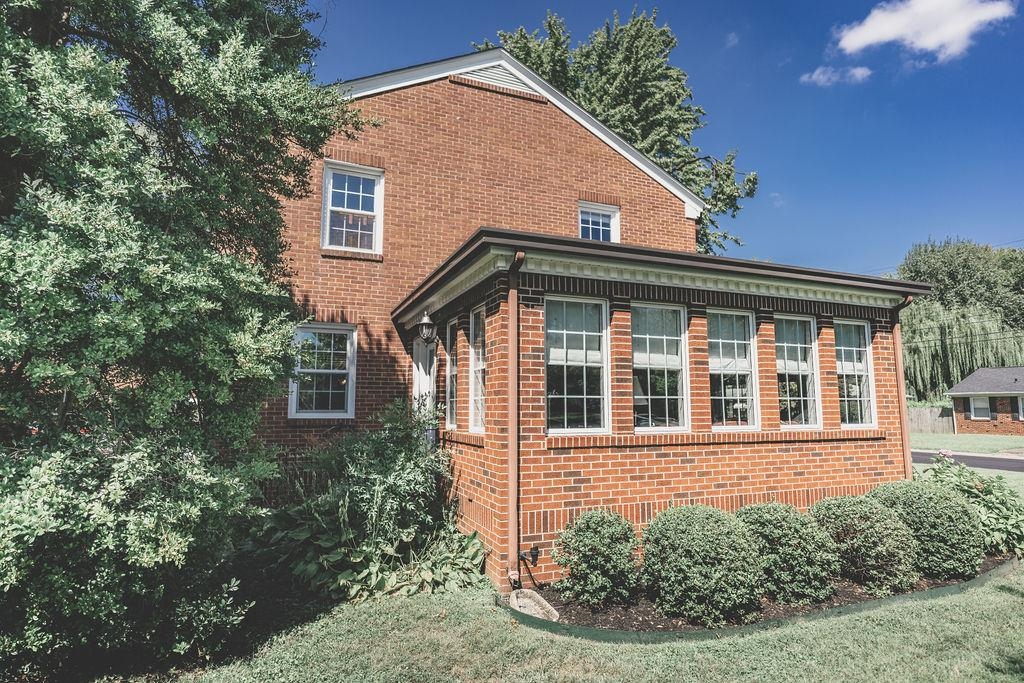 1430 Robin Road, Owensboro, Kentucky 42301, 4 Bedrooms Bedrooms, ,2 BathroomsBathrooms,Single Family Residence,For Sale,Robin Road,88088