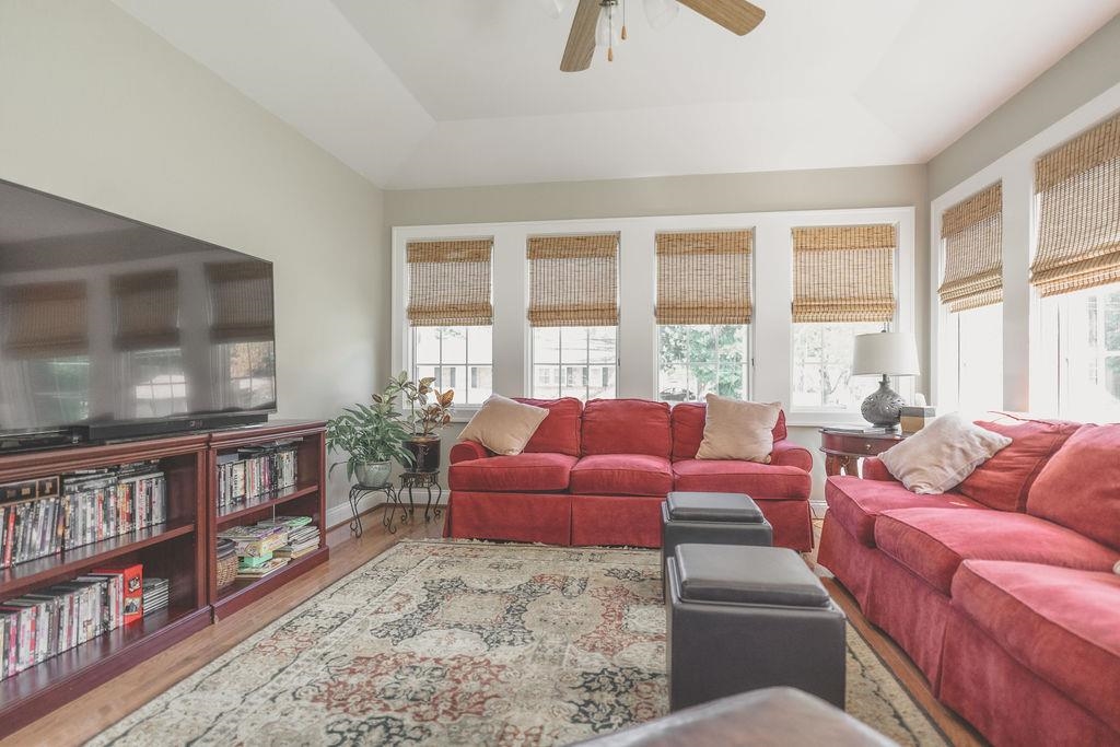 1430 Robin Road, Owensboro, Kentucky 42301, 4 Bedrooms Bedrooms, ,2 BathroomsBathrooms,Single Family Residence,For Sale,Robin Road,88088