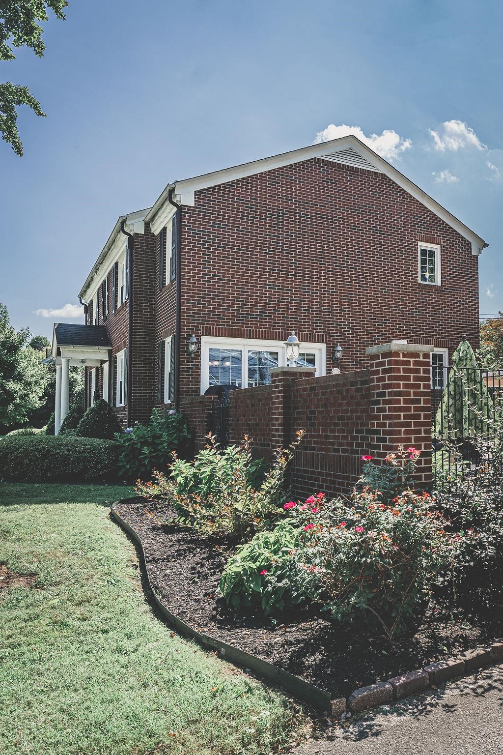 1430 Robin Road, Owensboro, Kentucky 42301, 4 Bedrooms Bedrooms, ,2 BathroomsBathrooms,Single Family Residence,For Sale,Robin Road,88088
