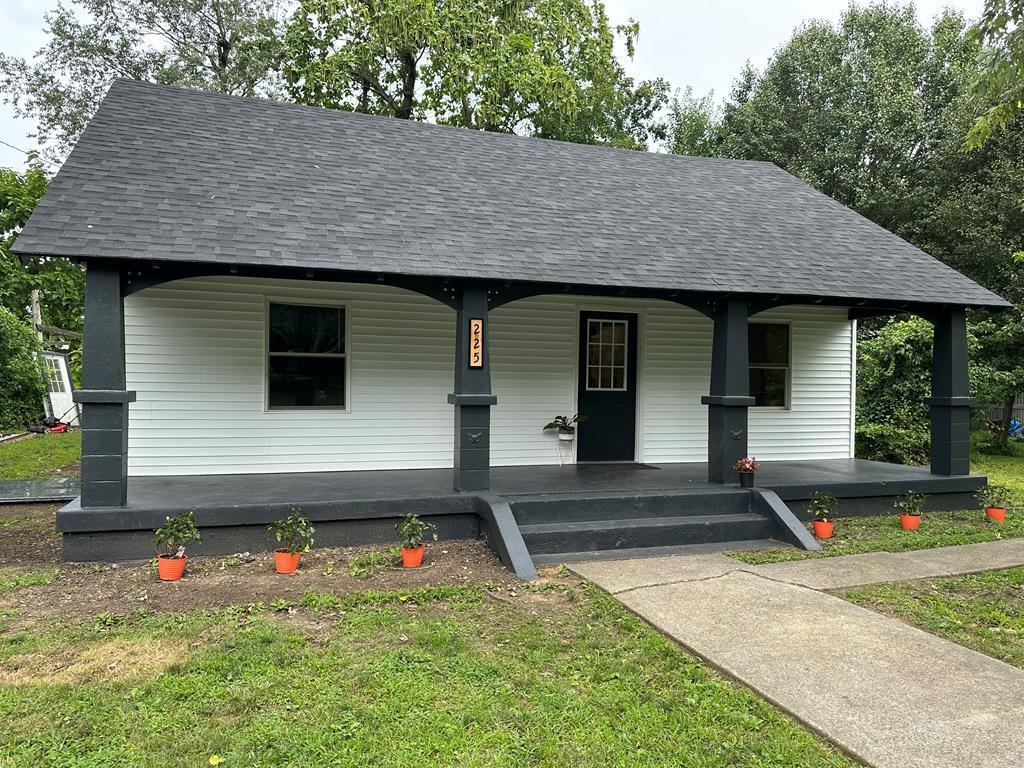 225 Railroad Street, Island, Kentucky 42350, 3 Bedrooms Bedrooms, ,1 BathroomBathrooms,Single Family Residence,For Sale,Railroad Street,88089