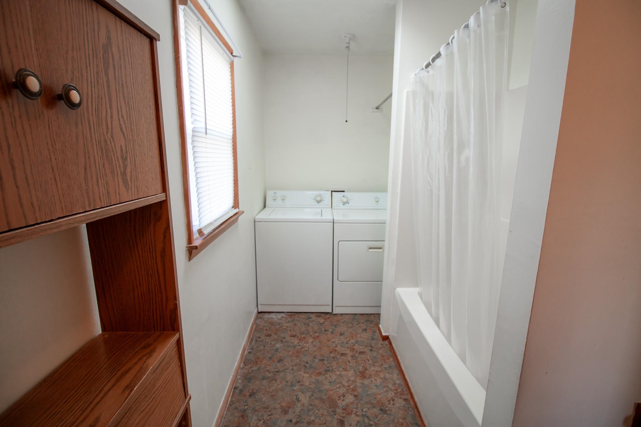 5055 Old Hartford Road, Owensboro, Kentucky 42303, 2 Bedrooms Bedrooms, ,1 BathroomBathrooms,Single Family Residence,For Sale,Old Hartford Road,88090