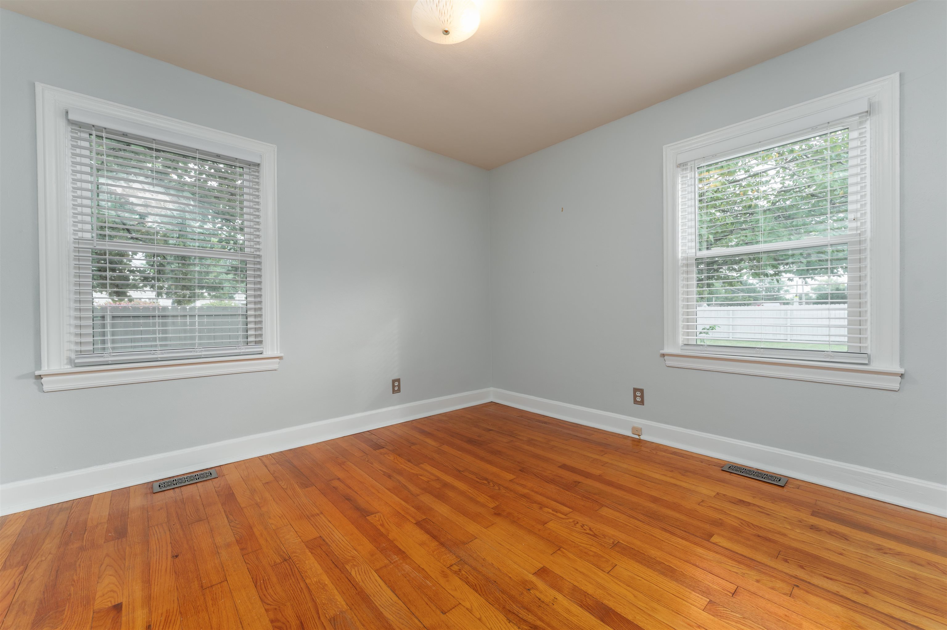 2000 Sunset Drive, Owensboro, Kentucky 42301, 3 Bedrooms Bedrooms, ,1 BathroomBathrooms,Single Family Residence,For Sale,Sunset Drive,88095