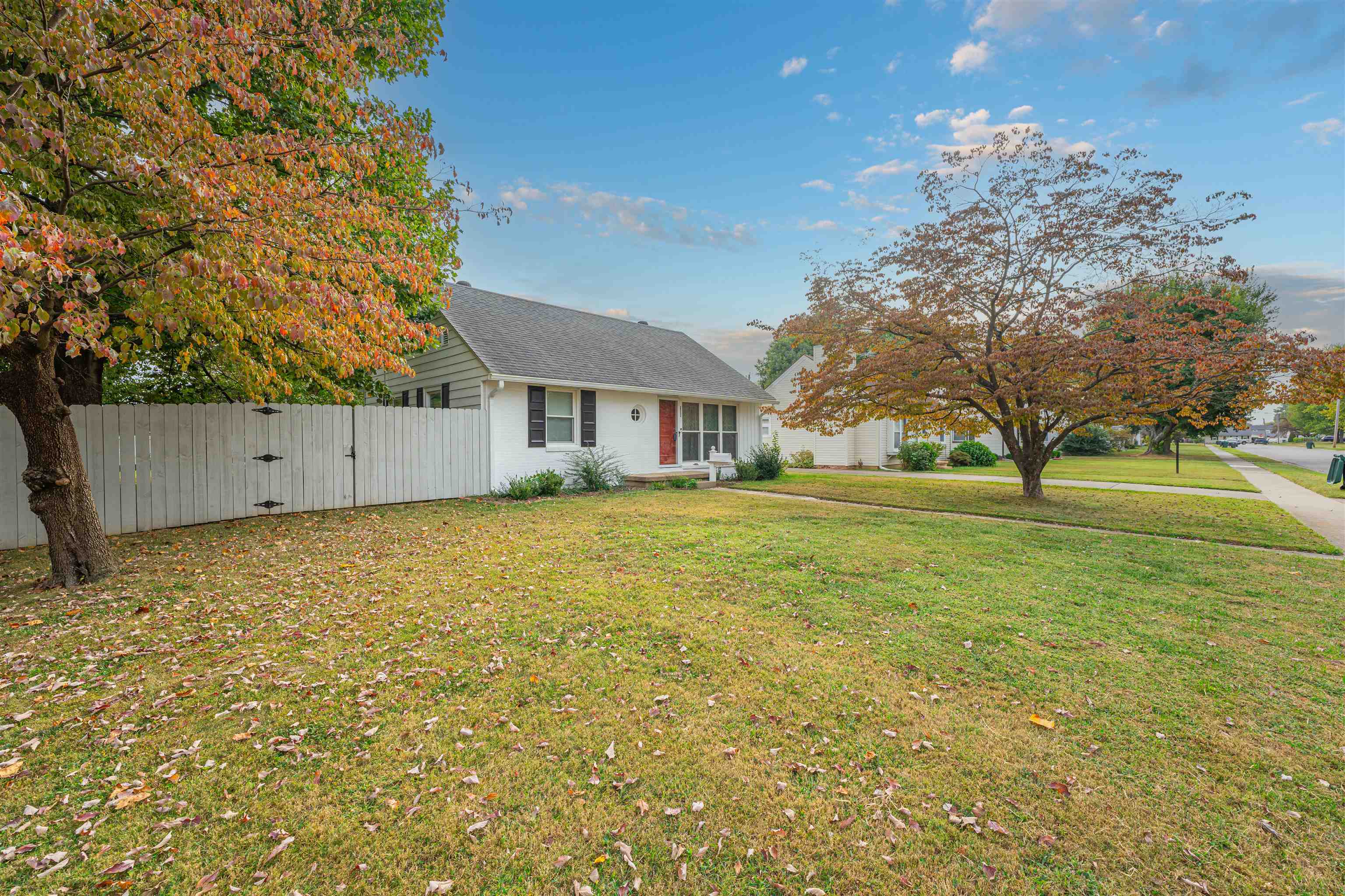 2000 Sunset Drive, Owensboro, Kentucky 42301, 3 Bedrooms Bedrooms, ,1 BathroomBathrooms,Single Family Residence,For Sale,Sunset Drive,88095