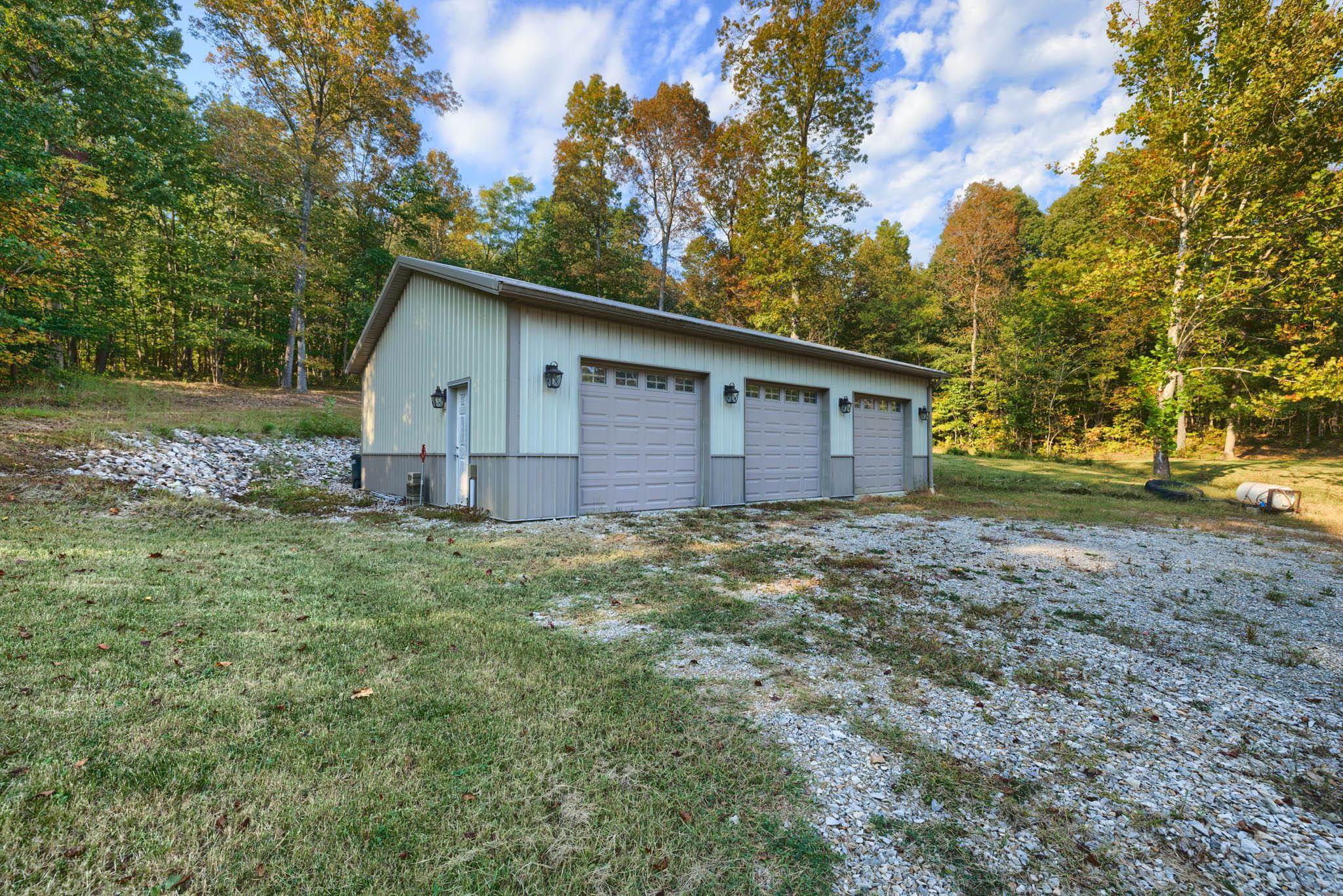 7125 US HWY 60 E, Hawesville, Kentucky 42348, 2 Bedrooms Bedrooms, ,1 BathroomBathrooms,Farm,For Sale,US HWY 60 E,88102