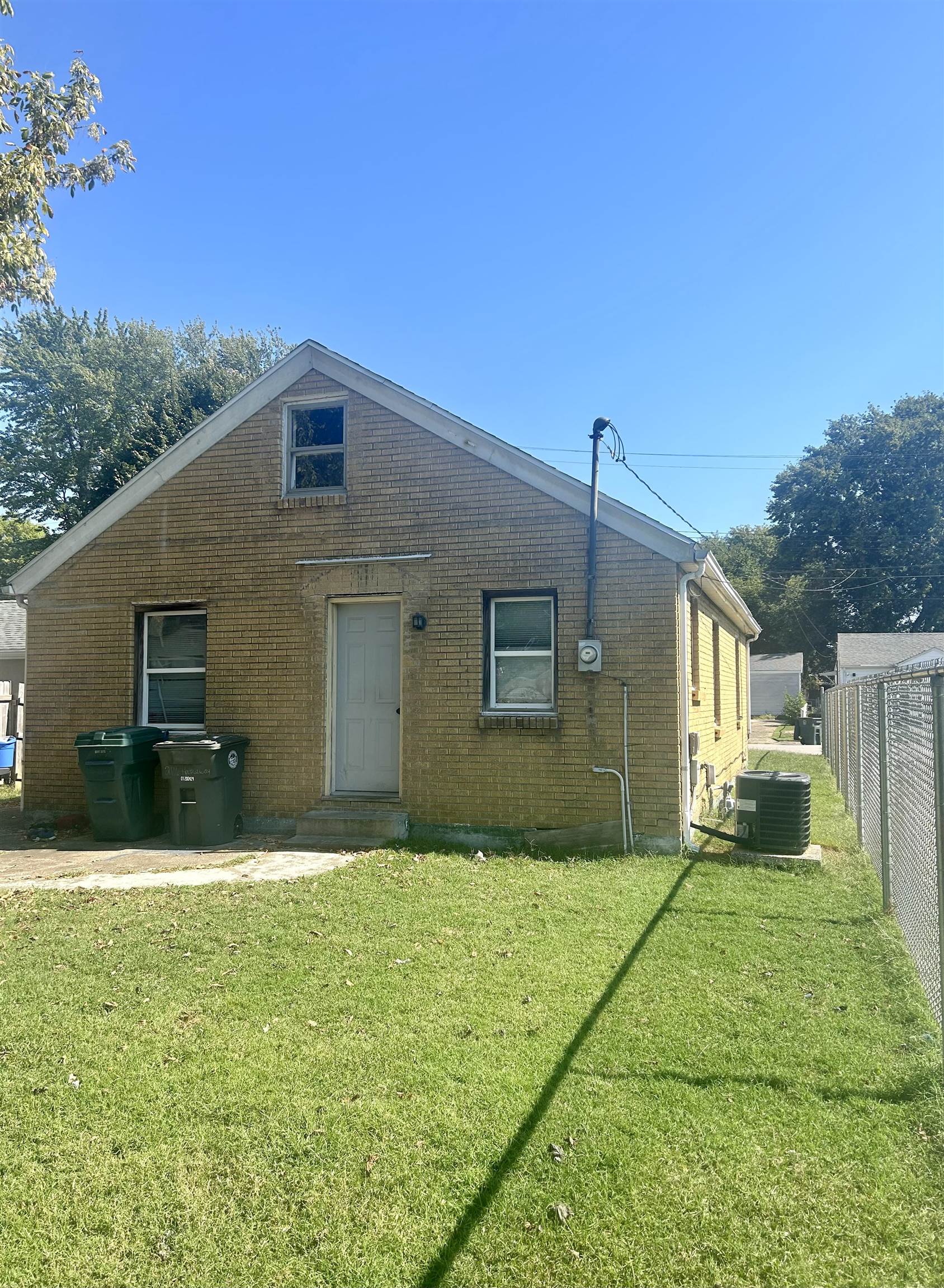 2116 Hathaway St, Owensboro, Kentucky 42303, 2 Bedrooms Bedrooms, ,1 BathroomBathrooms,Single Family Residence,For Sale,Hathaway St,88105