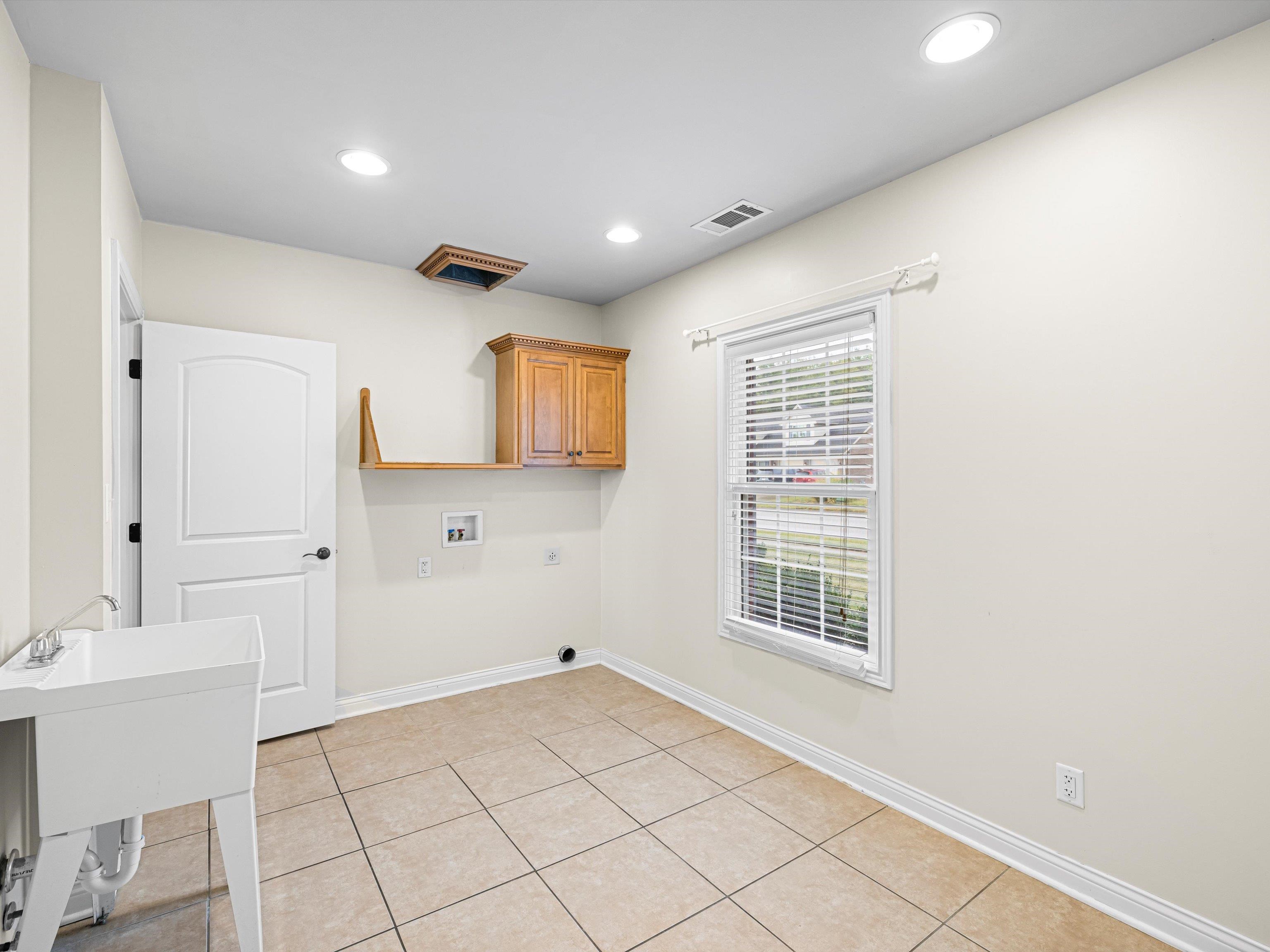 4408 Harbor Hills Trace, Owensboro, Kentucky 42301, 3 Bedrooms Bedrooms, ,2 BathroomsBathrooms,Single Family Residence,For Sale,Harbor Hills Trace,88108