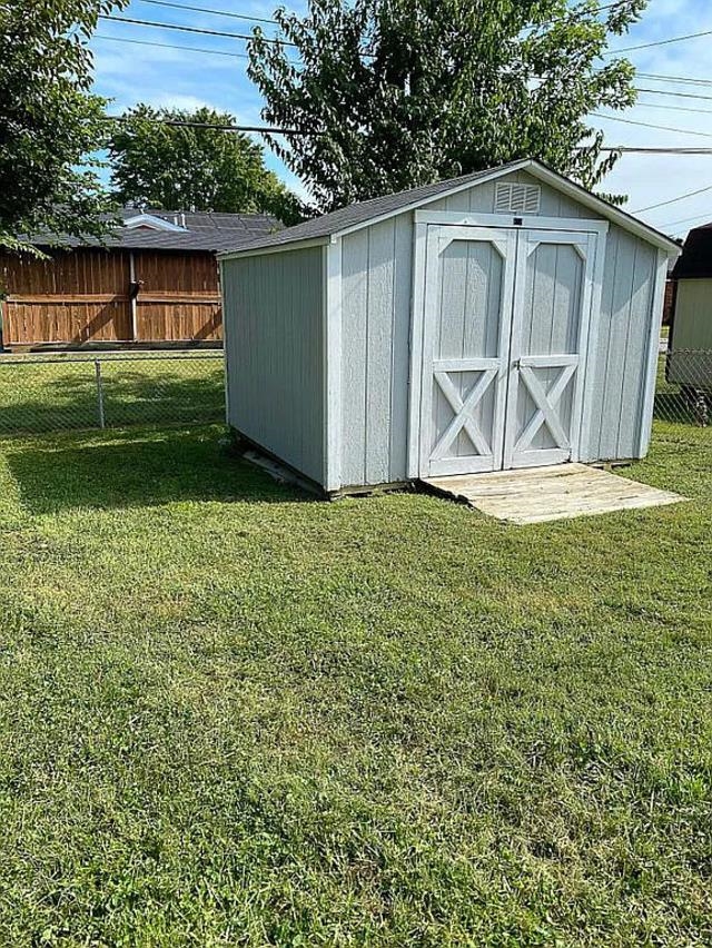 825 Florence Ct, Owensboro, Kentucky 42303, 3 Bedrooms Bedrooms, ,2 BathroomsBathrooms,Single Family Residence,For Sale,Florence Ct,88125