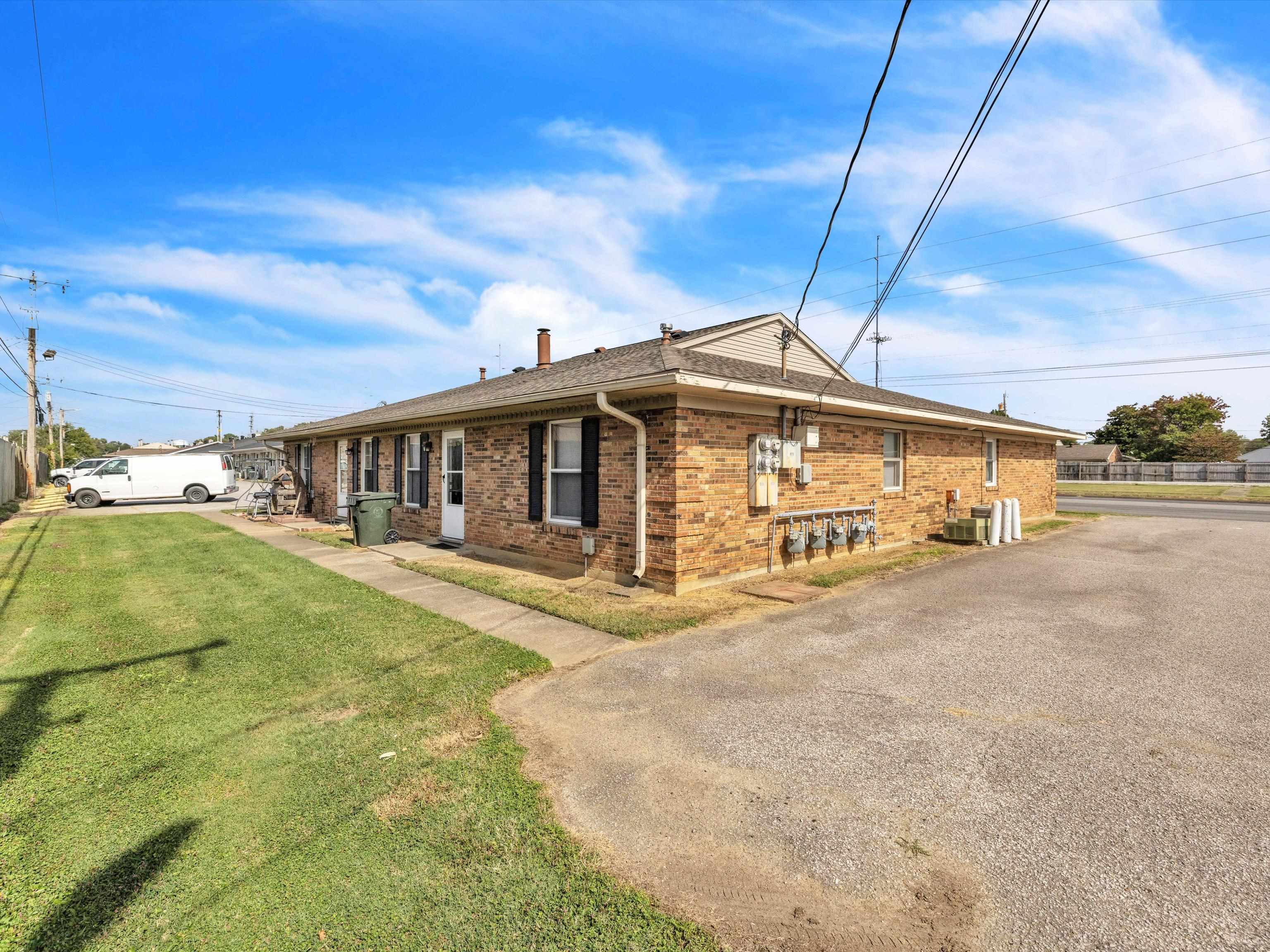 2330 Carter Road, Owensboro, Kentucky 42301, 2 Bedrooms Bedrooms, ,1 BathroomBathrooms,Quadruplex,For Sale,Carter Road,88126