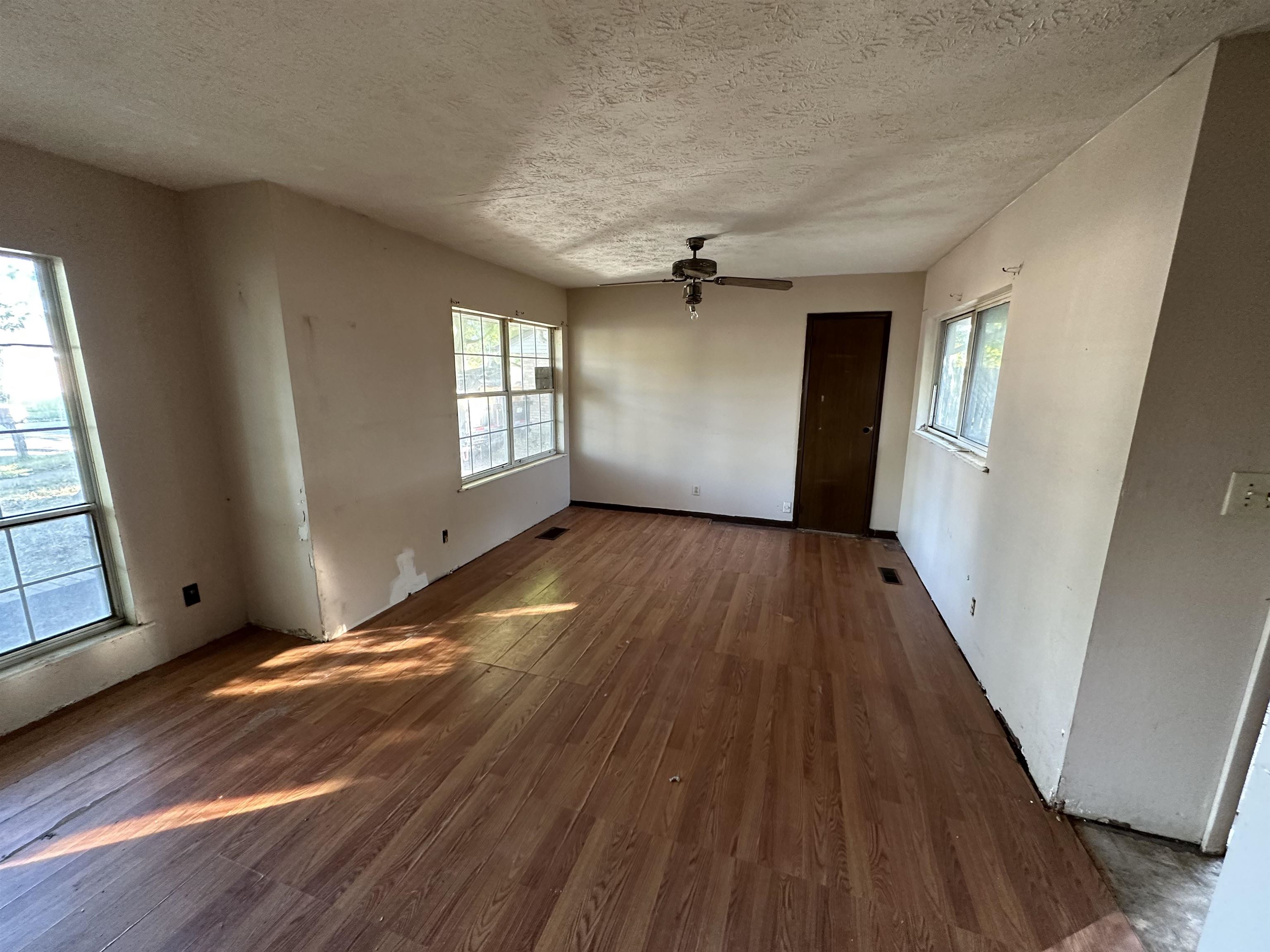 4128 Hoover Court, Owensboro, Kentucky 42301, 3 Bedrooms Bedrooms, ,1 BathroomBathrooms,Single Family Residence,For Sale,Hoover Court,88128