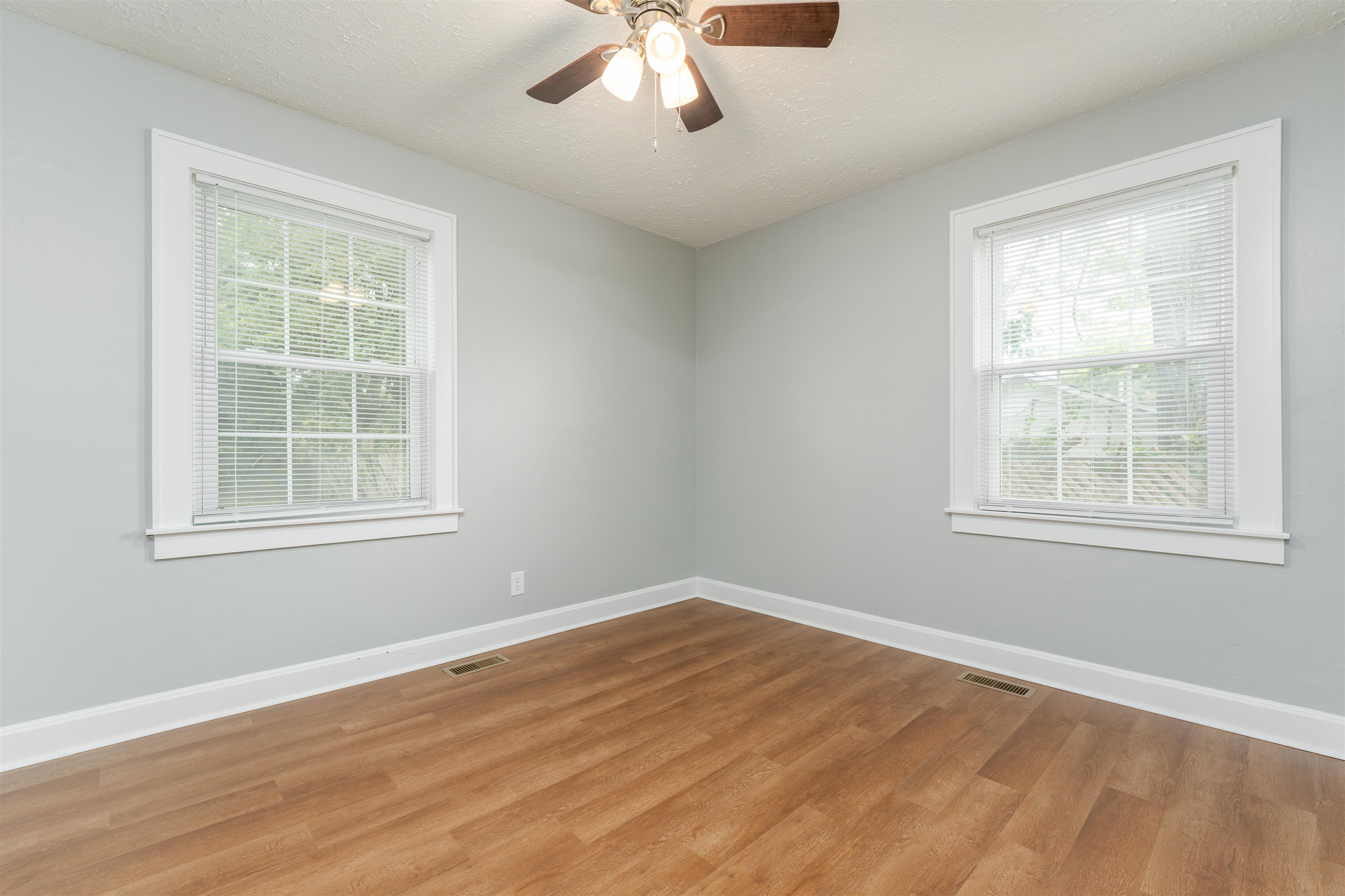219 Castlen Street, Owensboro, Kentucky 42301, 2 Bedrooms Bedrooms, ,1 BathroomBathrooms,Single Family Residence,For Sale,Castlen Street,88130