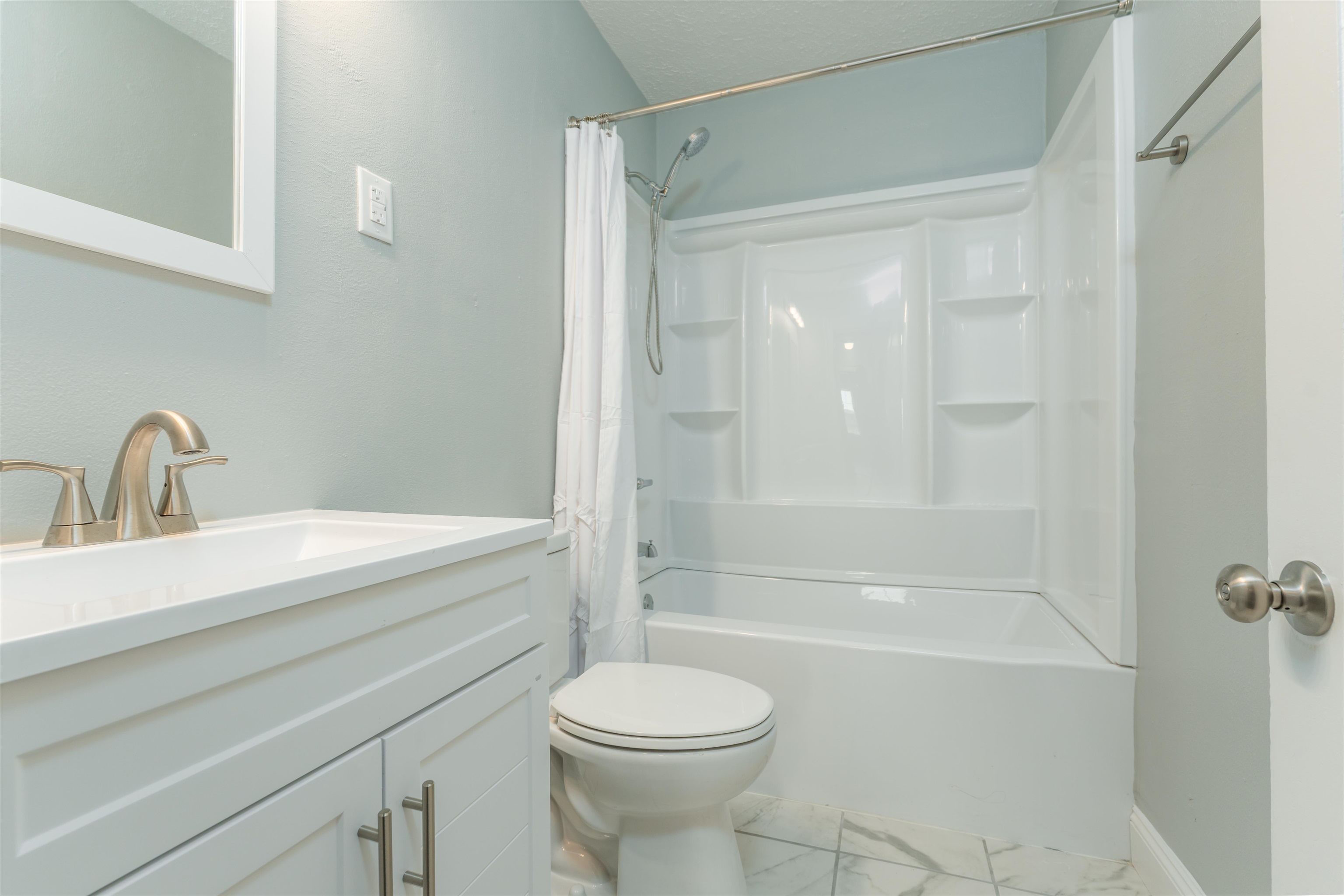 219 Castlen Street, Owensboro, Kentucky 42301, 2 Bedrooms Bedrooms, ,1 BathroomBathrooms,Single Family Residence,For Sale,Castlen Street,88130