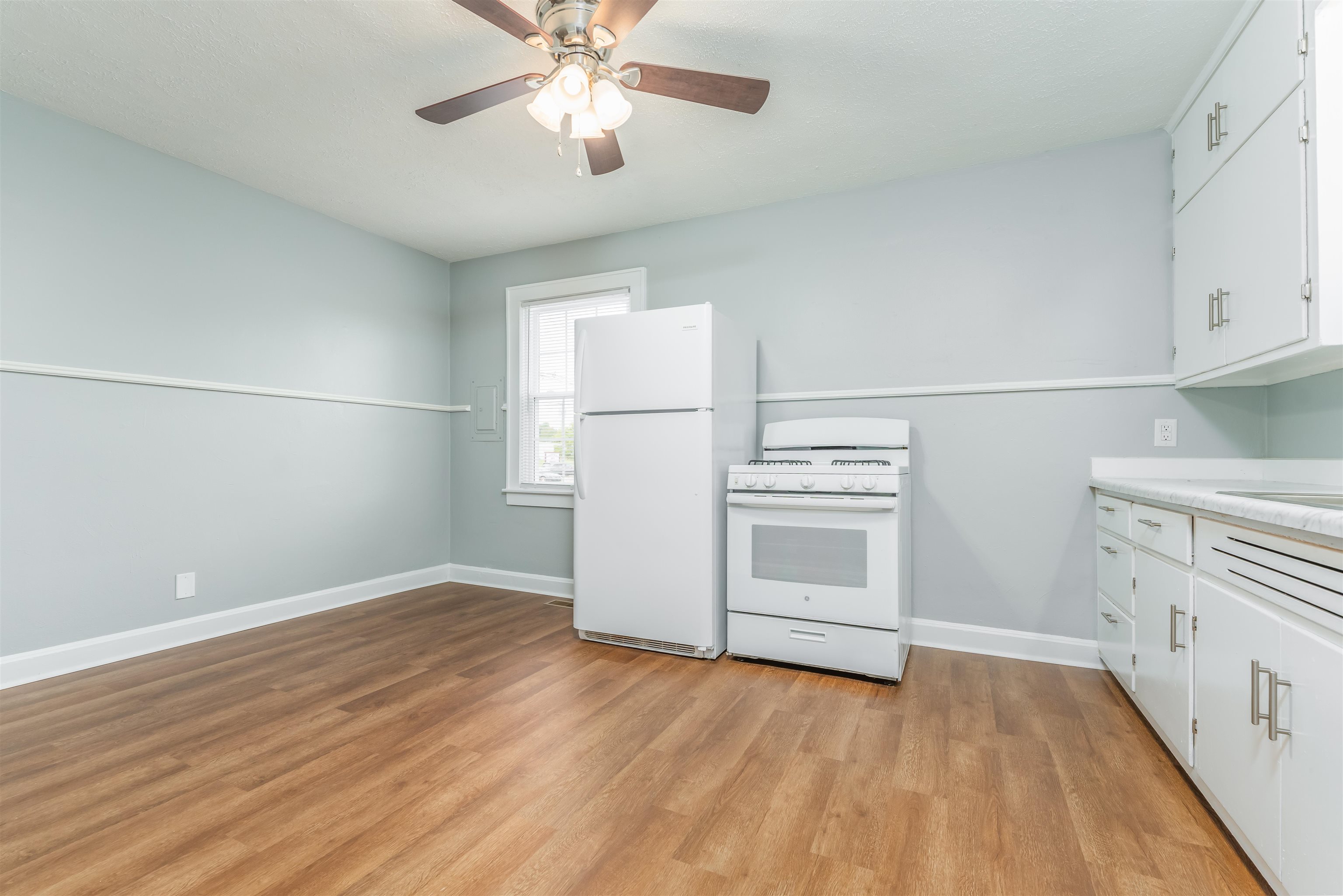 219 Castlen Street, Owensboro, Kentucky 42301, 2 Bedrooms Bedrooms, ,1 BathroomBathrooms,Single Family Residence,For Sale,Castlen Street,88130