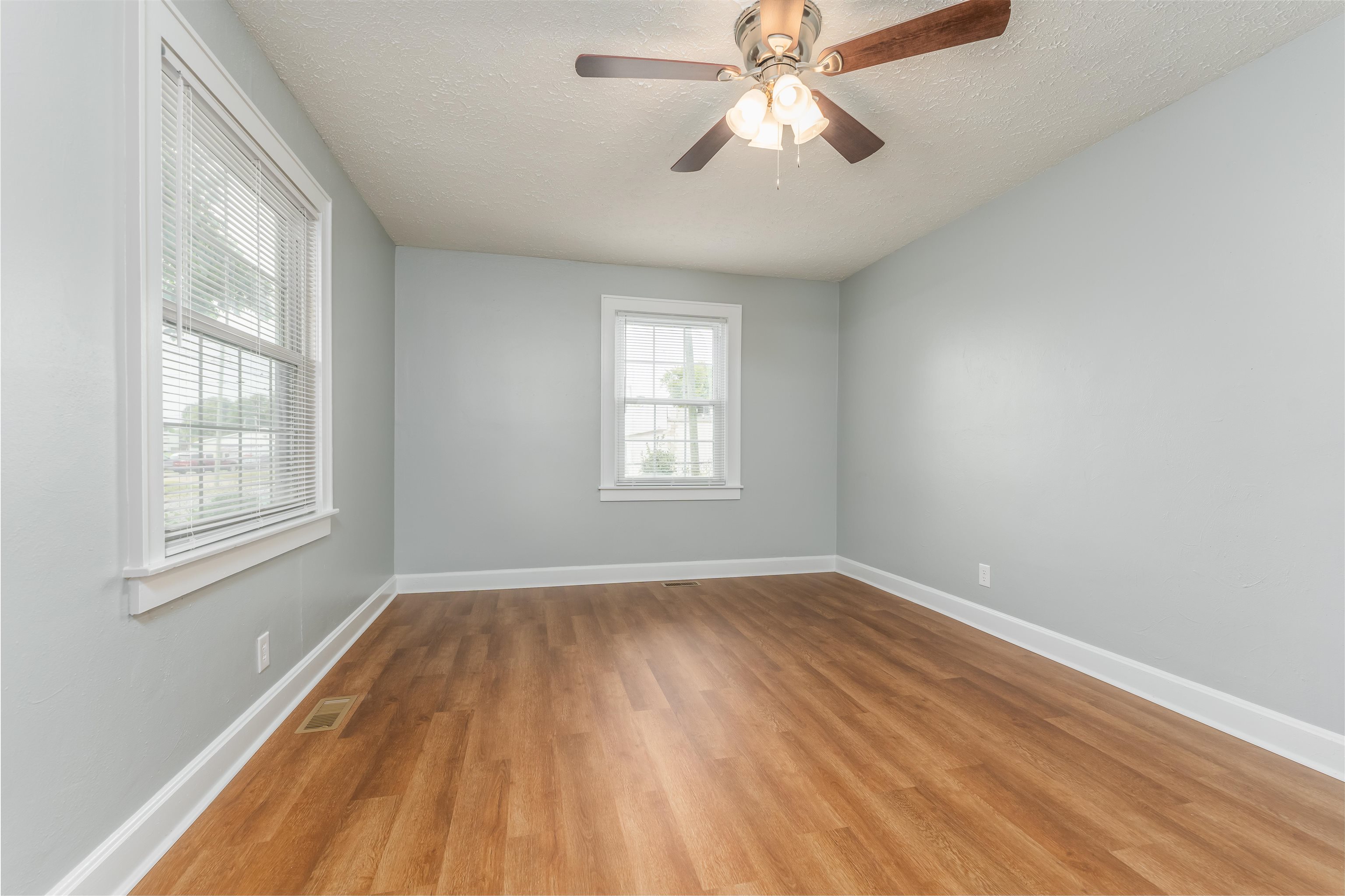 219 Castlen Street, Owensboro, Kentucky 42301, 2 Bedrooms Bedrooms, ,1 BathroomBathrooms,Single Family Residence,For Sale,Castlen Street,88130