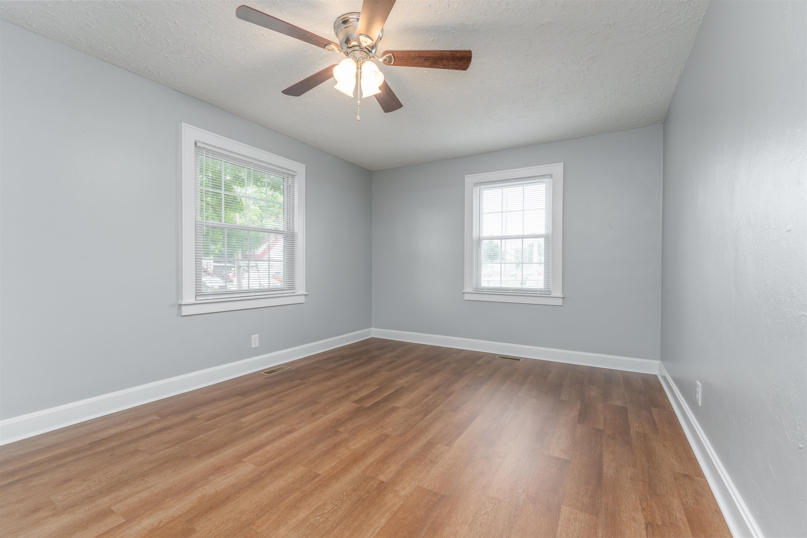 219 Castlen Street, Owensboro, Kentucky 42301, 2 Bedrooms Bedrooms, ,1 BathroomBathrooms,Single Family Residence,For Sale,Castlen Street,88130