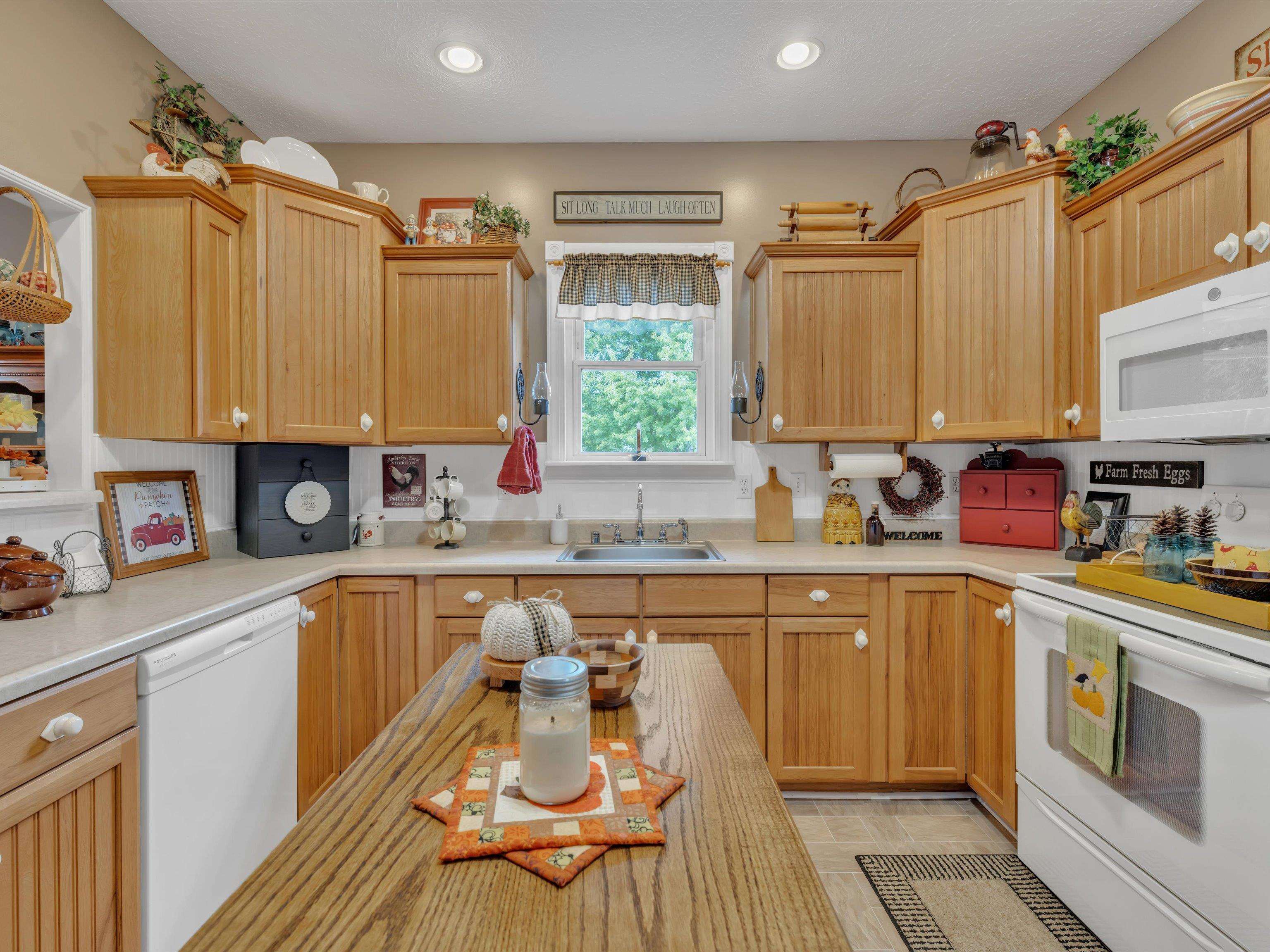 9675 Hwy 144, Philpot, Kentucky 42366, 3 Bedrooms Bedrooms, ,2 BathroomsBathrooms,Single Family Residence,For Sale,Hwy 144,88134