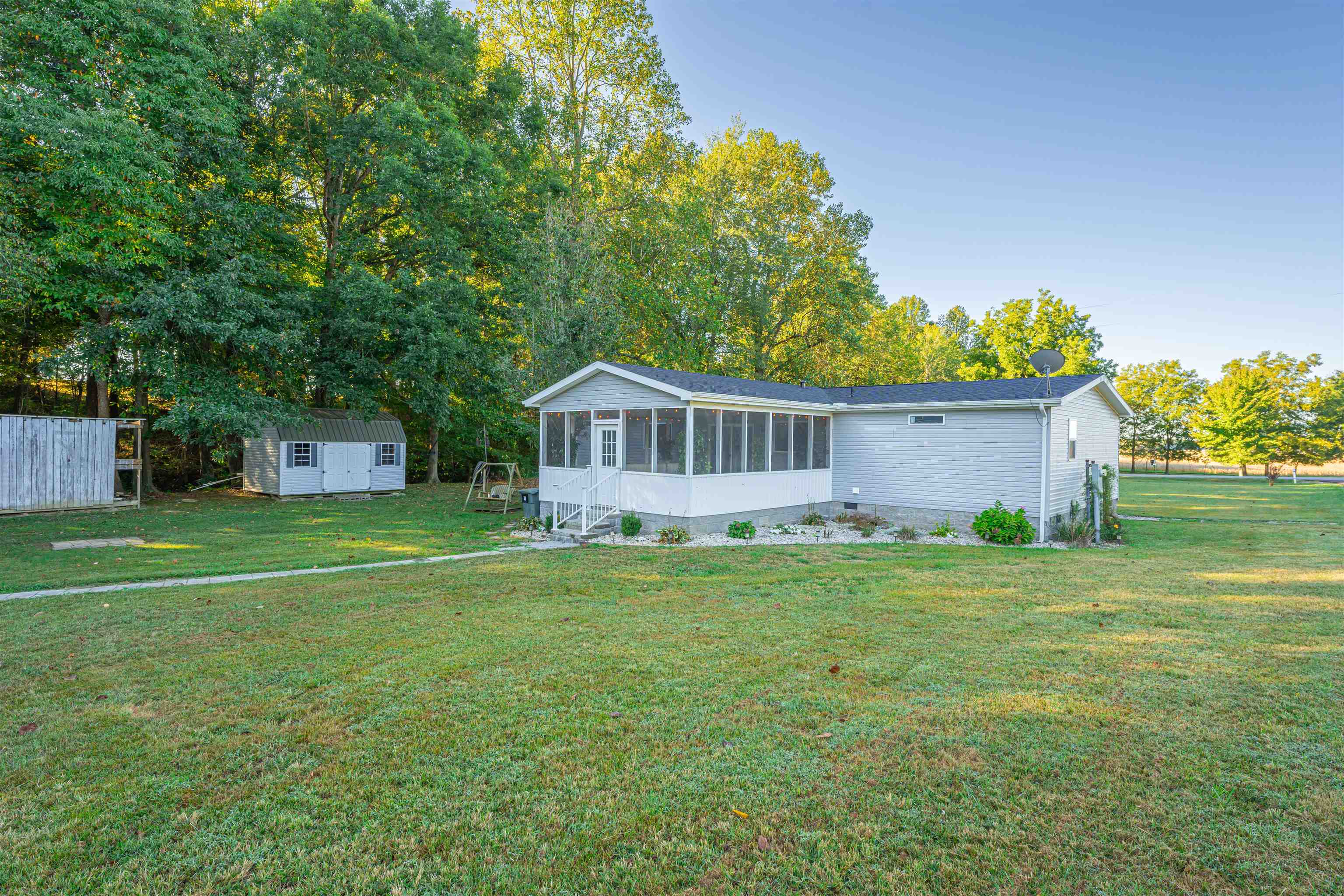 1046 School Rd, Sacramento, Kentucky 42372, 3 Bedrooms Bedrooms, ,2 BathroomsBathrooms,Single Family Residence,For Sale,School Rd,88148