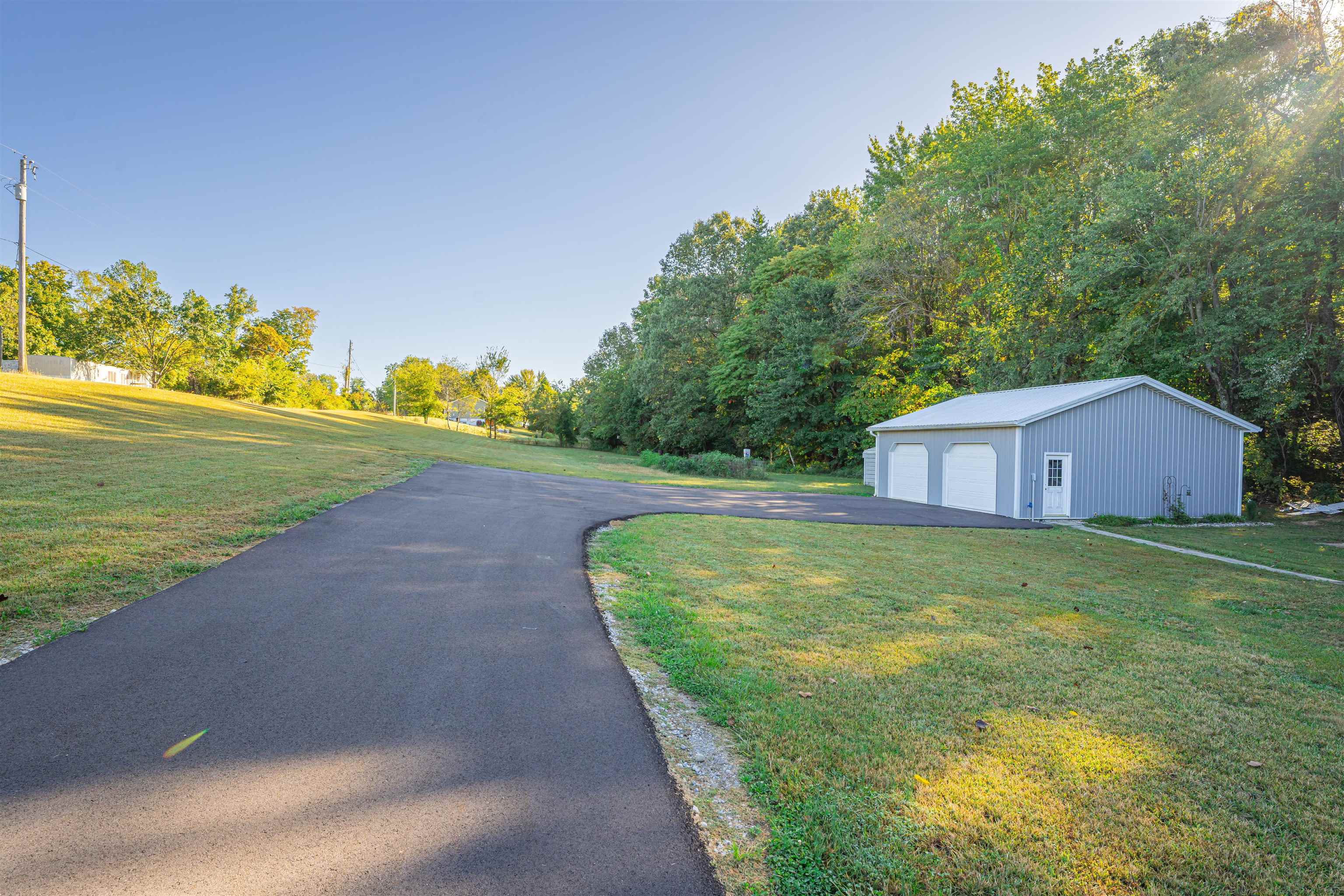 1046 School Rd, Sacramento, Kentucky 42372, 3 Bedrooms Bedrooms, ,2 BathroomsBathrooms,Single Family Residence,For Sale,School Rd,88148
