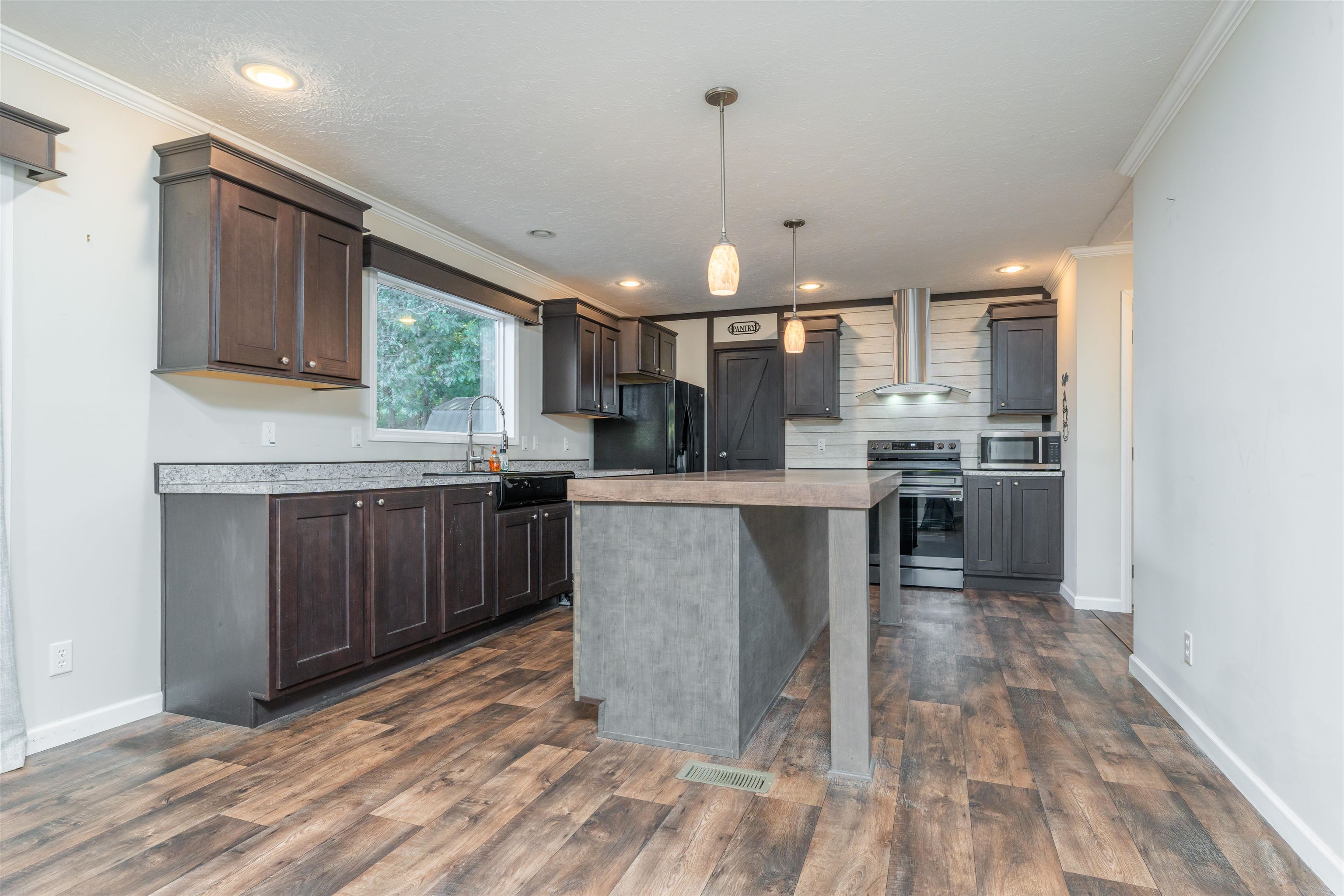 1046 School Rd, Sacramento, Kentucky 42372, 3 Bedrooms Bedrooms, ,2 BathroomsBathrooms,Single Family Residence,For Sale,School Rd,88148
