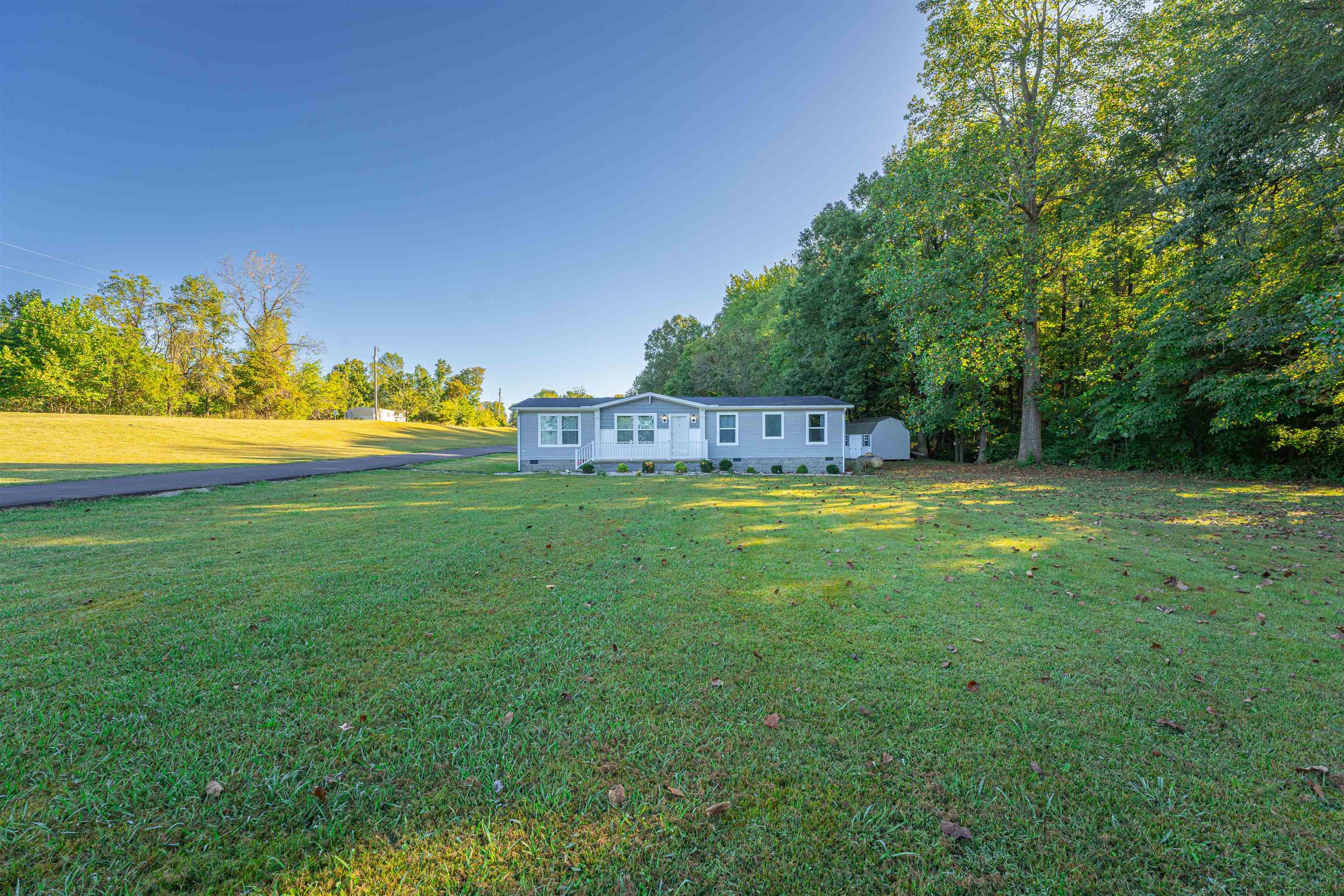 1046 School Rd, Sacramento, Kentucky 42372, 3 Bedrooms Bedrooms, ,2 BathroomsBathrooms,Single Family Residence,For Sale,School Rd,88148